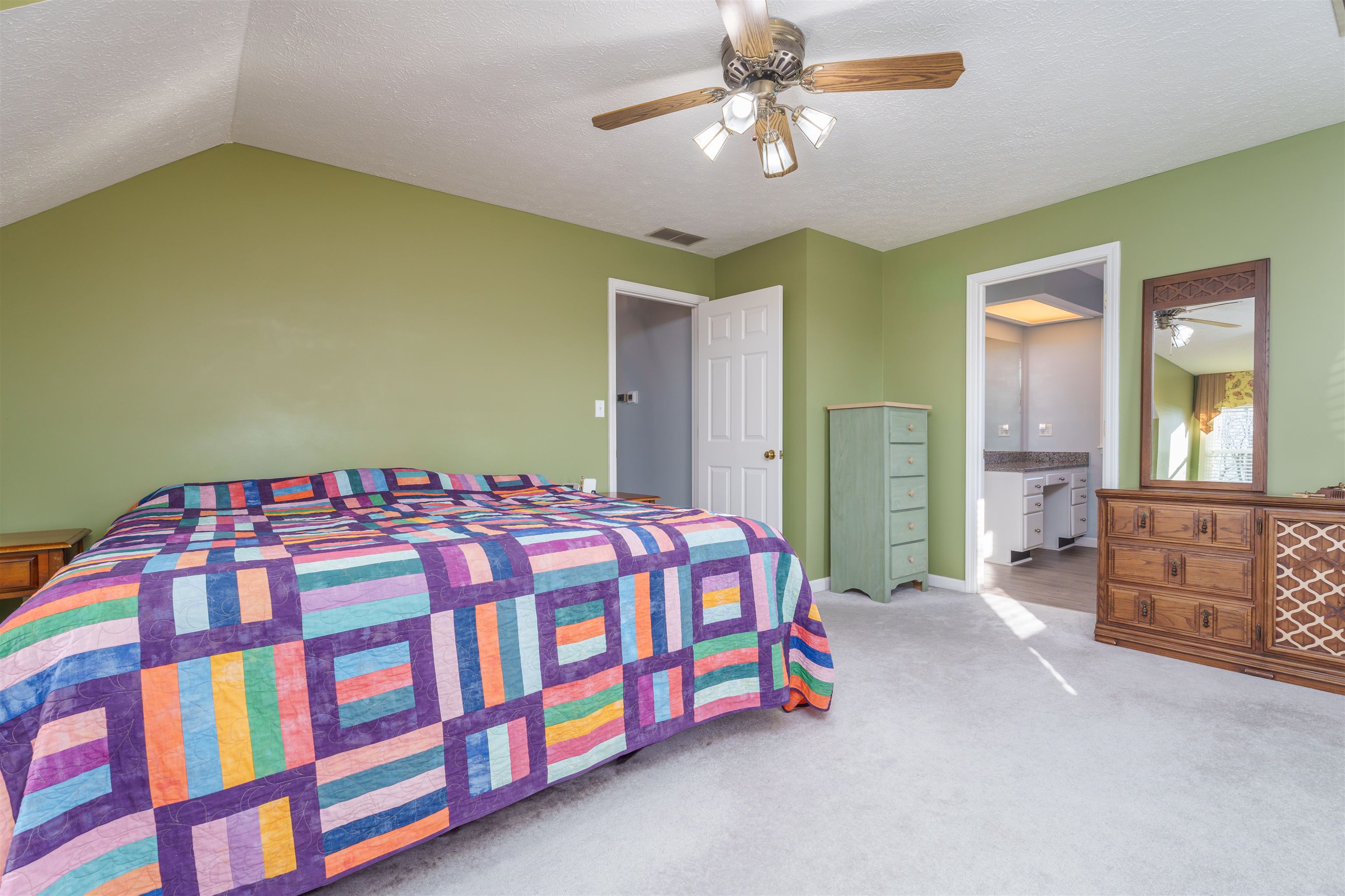 4309 Yorktown Place, Owensboro, Kentucky 42301, 4 Bedrooms Bedrooms, ,3 BathroomsBathrooms,Single Family Residence,For Sale,Yorktown Place,89212