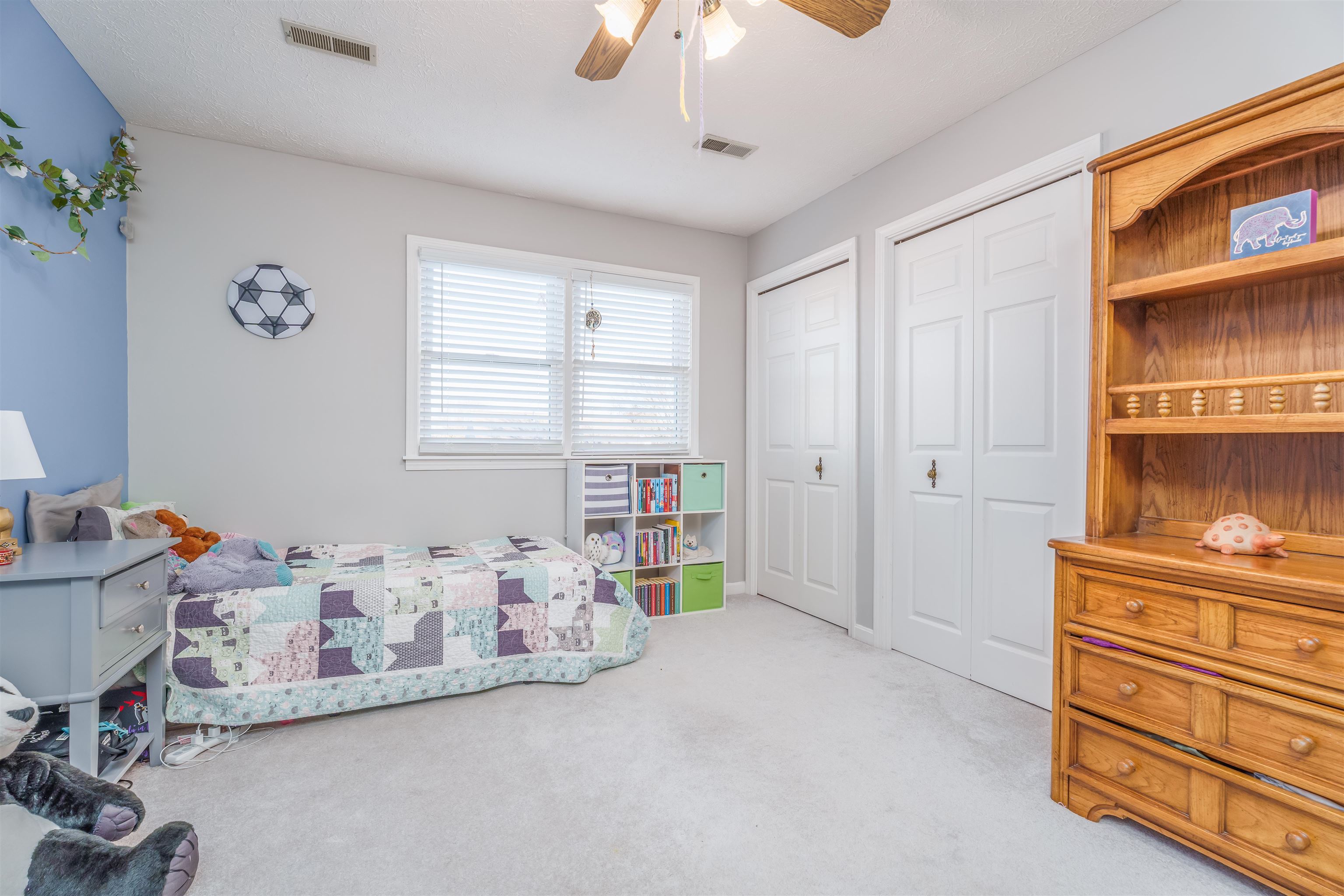 4309 Yorktown Place, Owensboro, Kentucky 42301, 4 Bedrooms Bedrooms, ,3 BathroomsBathrooms,Single Family Residence,For Sale,Yorktown Place,89212