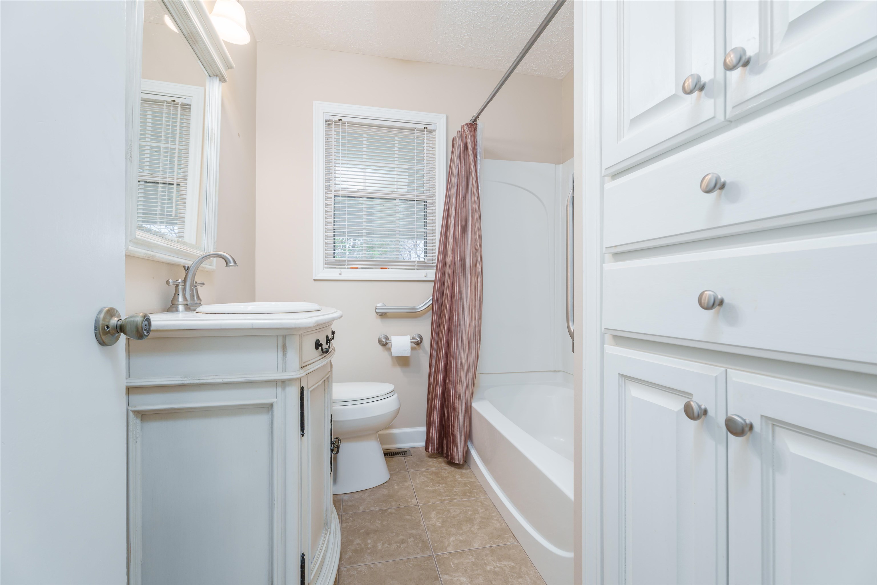 1822 Cecelia Court, Owensboro, Kentucky 42301, 4 Bedrooms Bedrooms, ,1 BathroomBathrooms,Single Family Residence,For Sale,Cecelia Court,89213