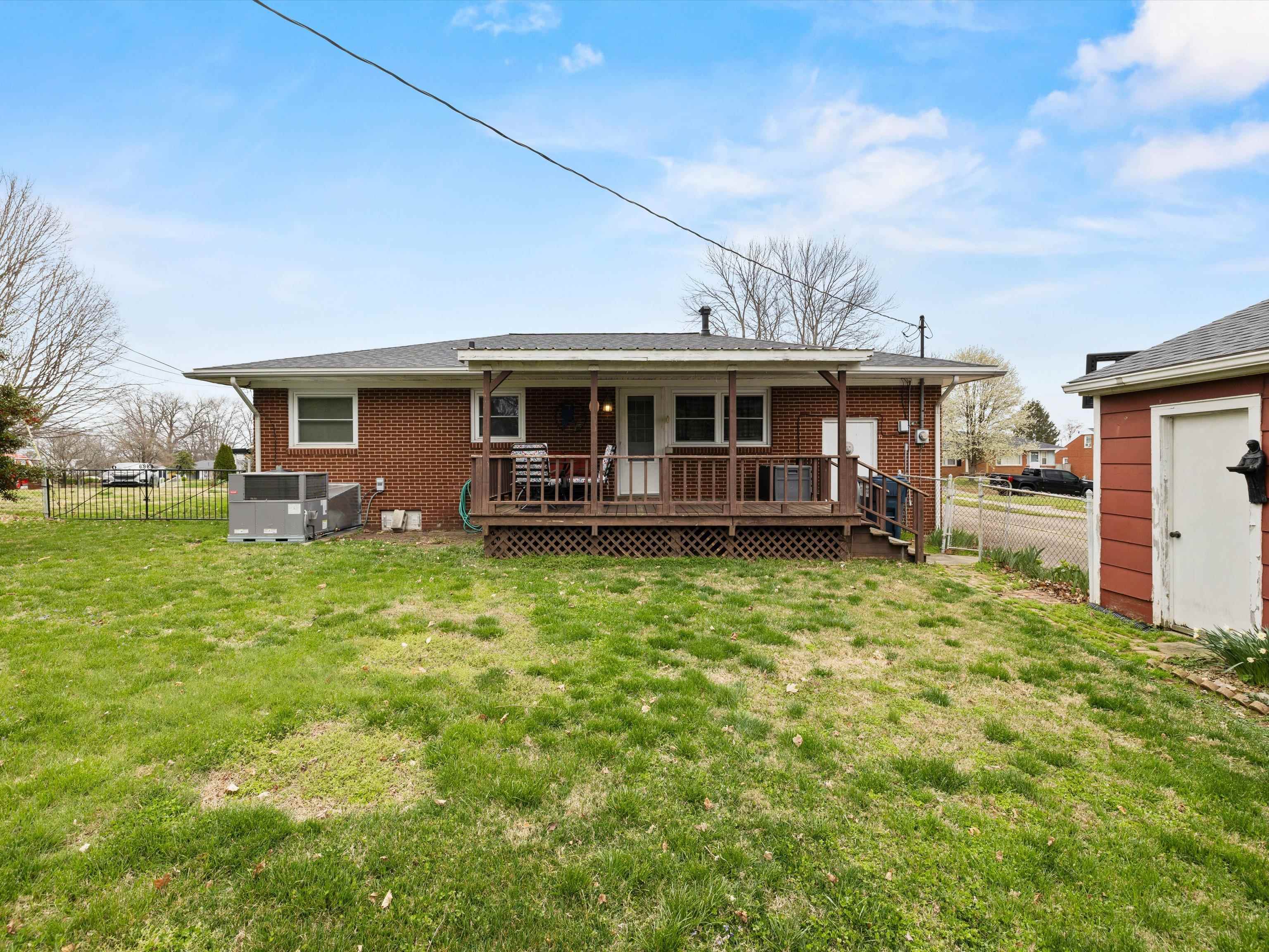 700 Isaac Shelby Drive, Owensboro, Kentucky 42301, 3 Bedrooms Bedrooms, ,1 BathroomBathrooms,Single Family Residence,For Sale,Isaac Shelby Drive,89224