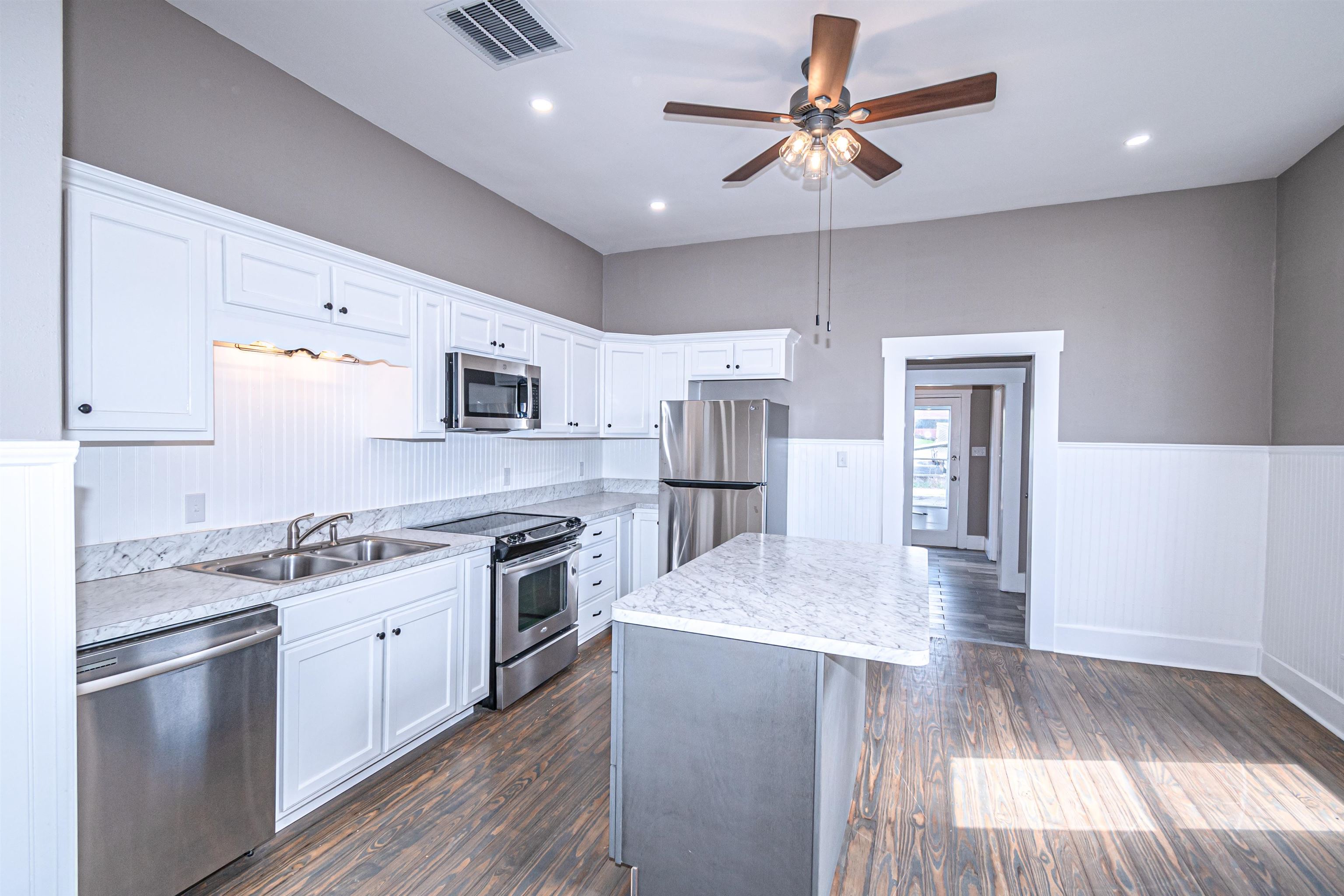 1507 Hathaway St, Owensboro, Kentucky 42303, 2 Bedrooms Bedrooms, ,1 BathroomBathrooms,Single Family Residence,For Sale,Hathaway St,89234