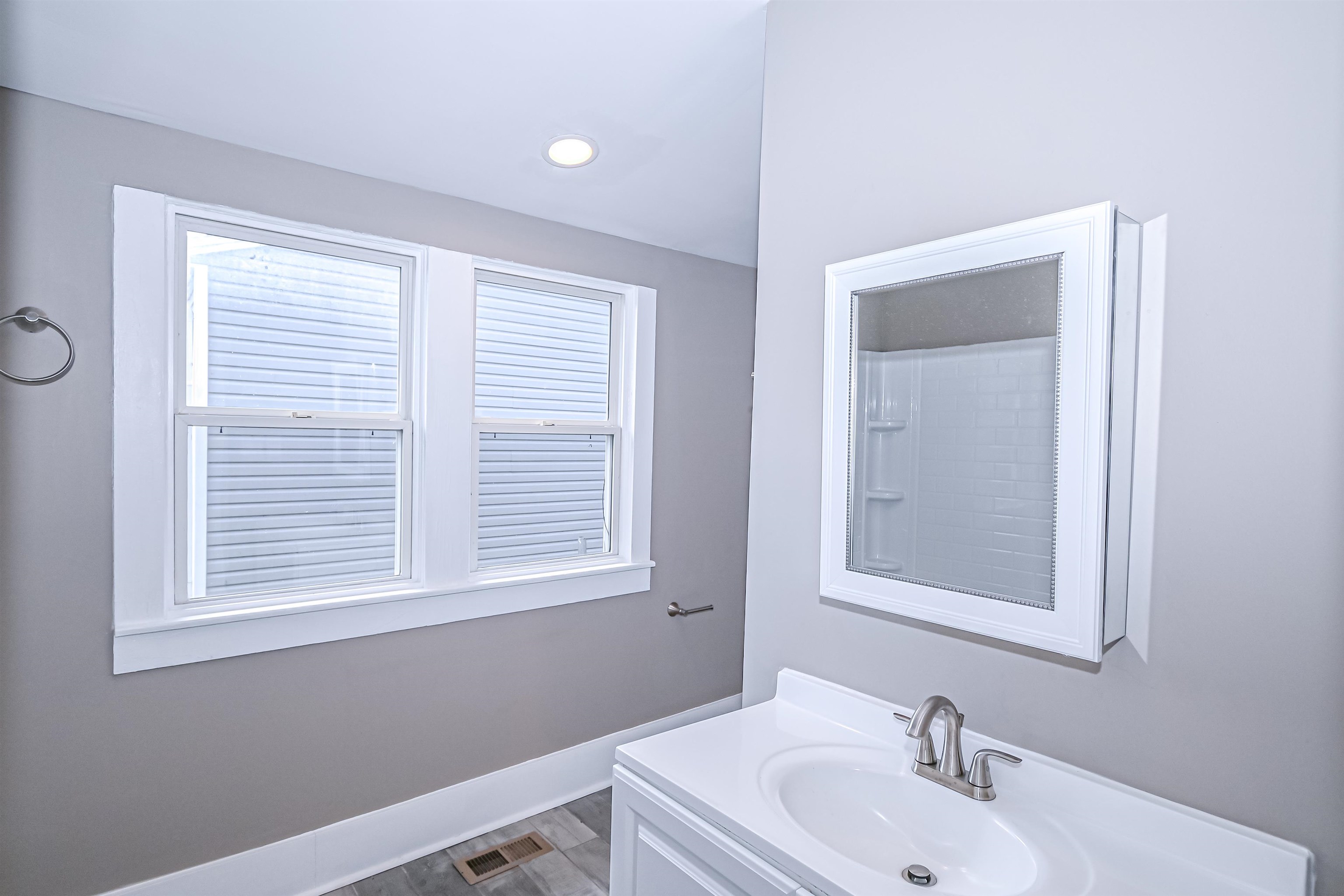 1507 Hathaway St, Owensboro, Kentucky 42303, 2 Bedrooms Bedrooms, ,1 BathroomBathrooms,Single Family Residence,For Sale,Hathaway St,89234