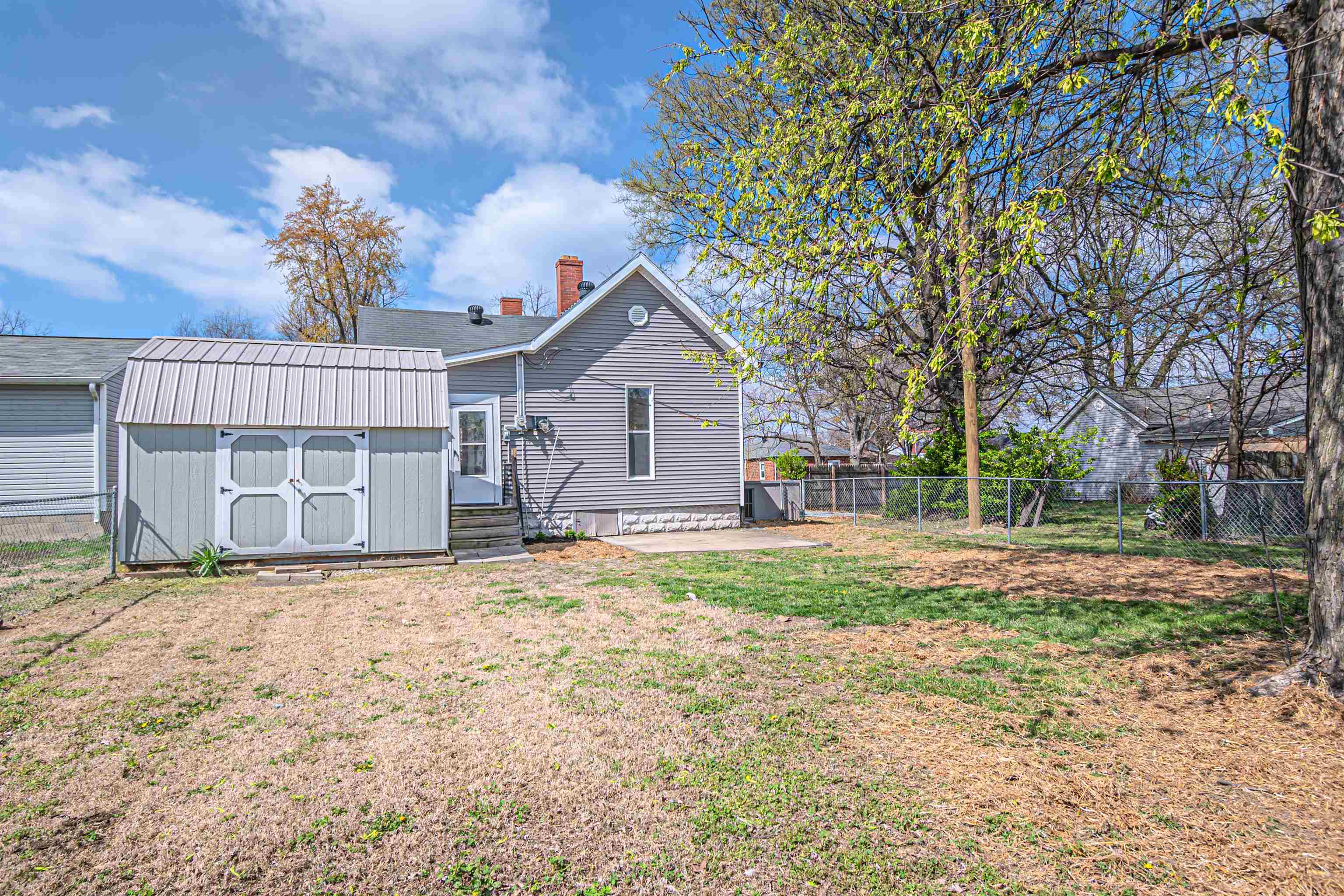 1507 Hathaway St, Owensboro, Kentucky 42303, 2 Bedrooms Bedrooms, ,1 BathroomBathrooms,Single Family Residence,For Sale,Hathaway St,89234