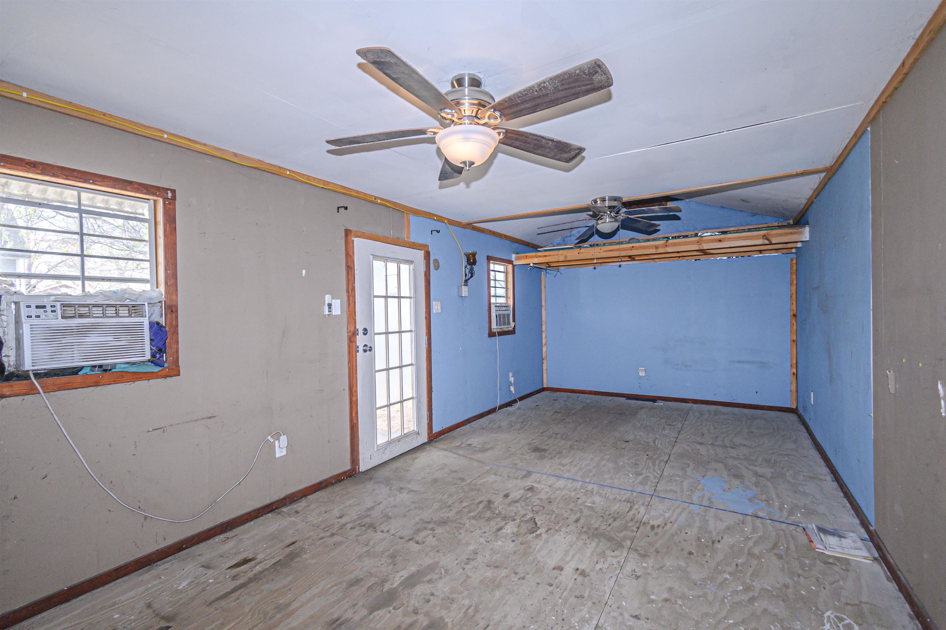 1507 Hathaway St, Owensboro, Kentucky 42303, 2 Bedrooms Bedrooms, ,1 BathroomBathrooms,Single Family Residence,For Sale,Hathaway St,89234