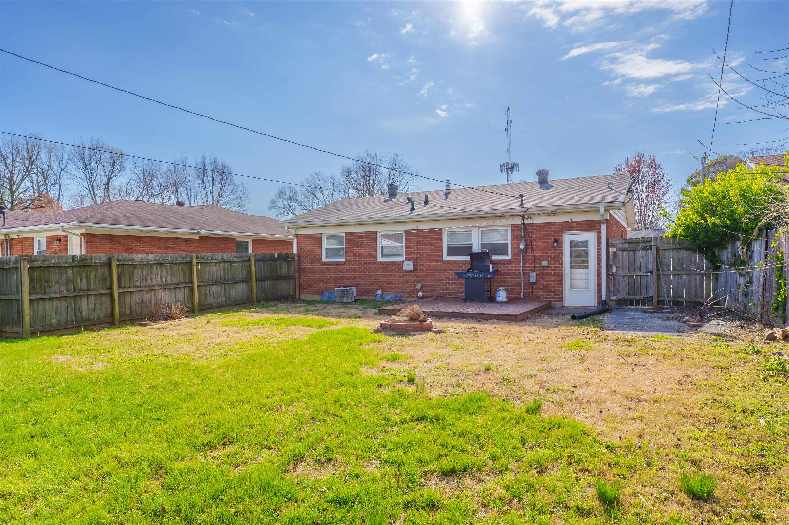 2721 Morningside Drive, Owensboro, Kentucky 42303, 3 Bedrooms Bedrooms, ,1 BathroomBathrooms,Single Family Residence,For Sale,Morningside Drive,89267