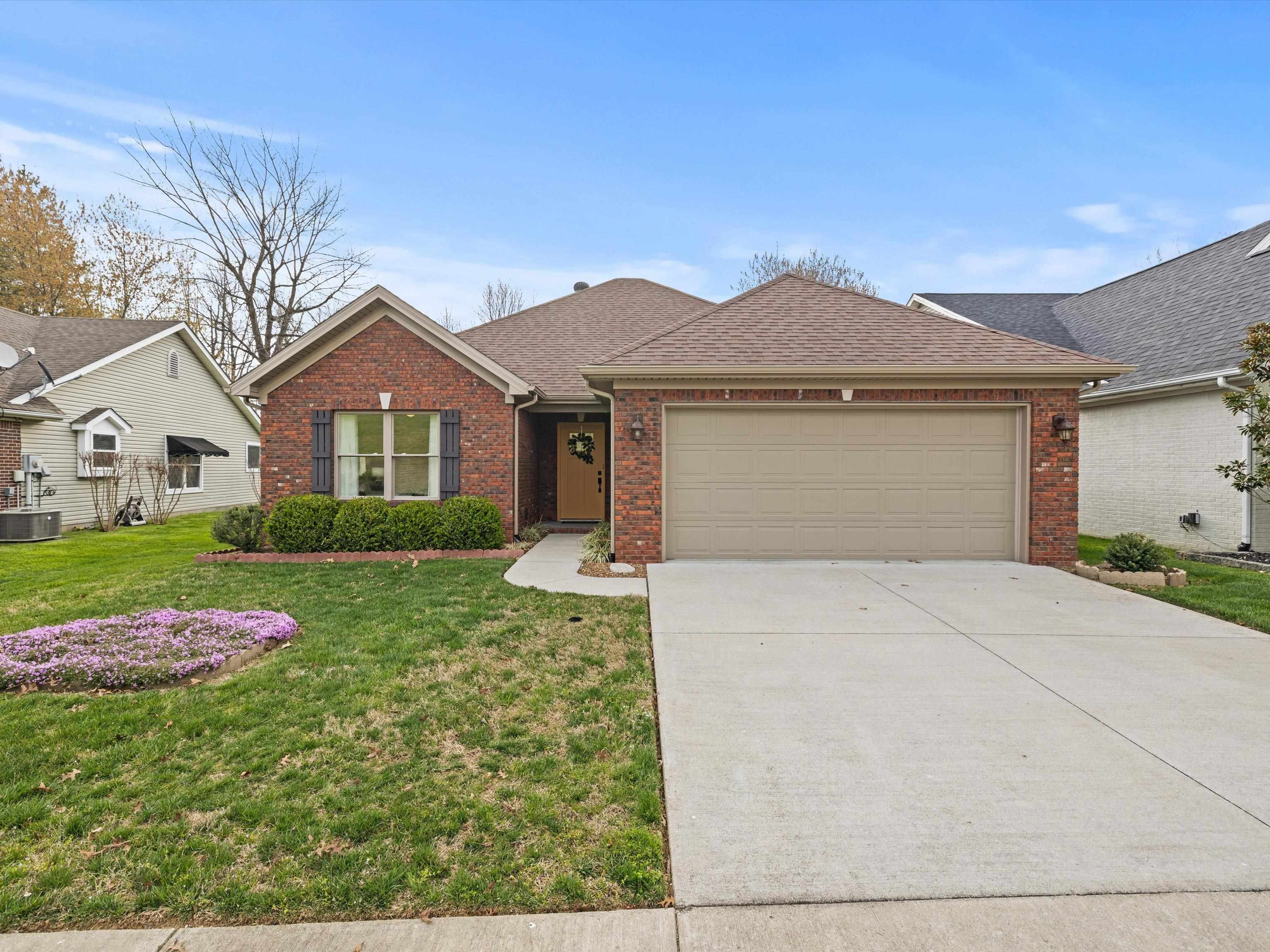 6538 Waterford Pl, Owensboro, Kentucky 42303, 3 Bedrooms Bedrooms, ,2 BathroomsBathrooms,Single Family Residence,For Sale,Waterford Pl,89278