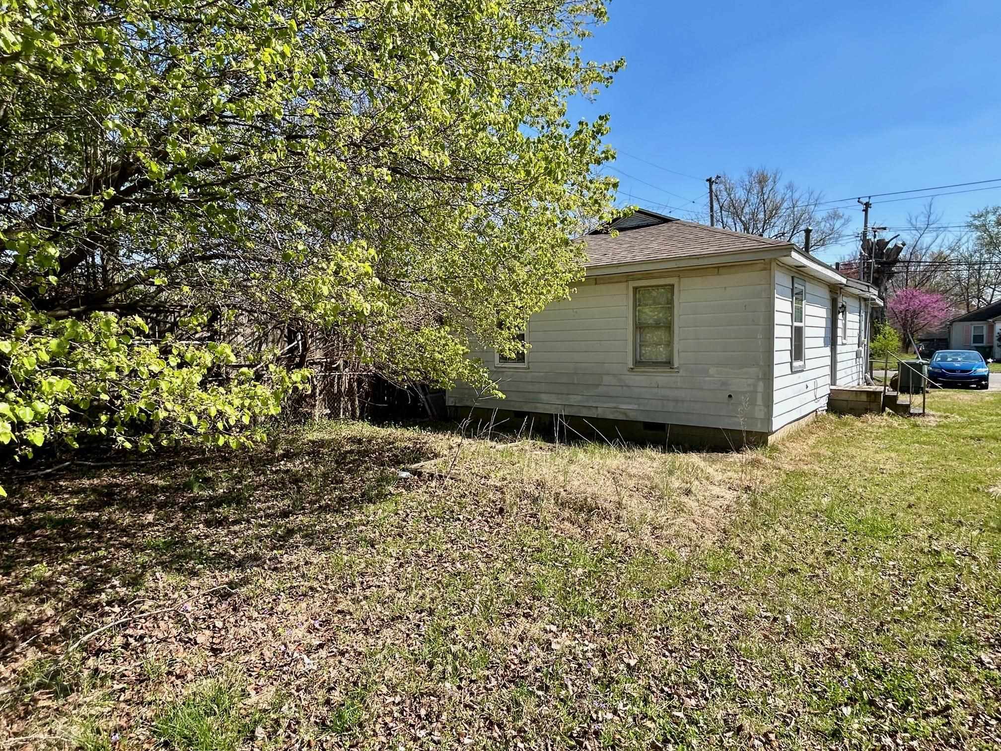 2109 McFarland Ave, Owensboro, Kentucky 42301, 2 Bedrooms Bedrooms, ,1 BathroomBathrooms,Single Family Residence,For Sale,McFarland Ave,89288