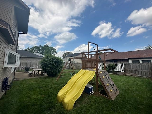 933 Rogers Ct, Owensboro, Kentucky 42303, 3 Bedrooms Bedrooms, ,2 BathroomsBathrooms,Single Family Residence,For Sale,Rogers Ct,89291