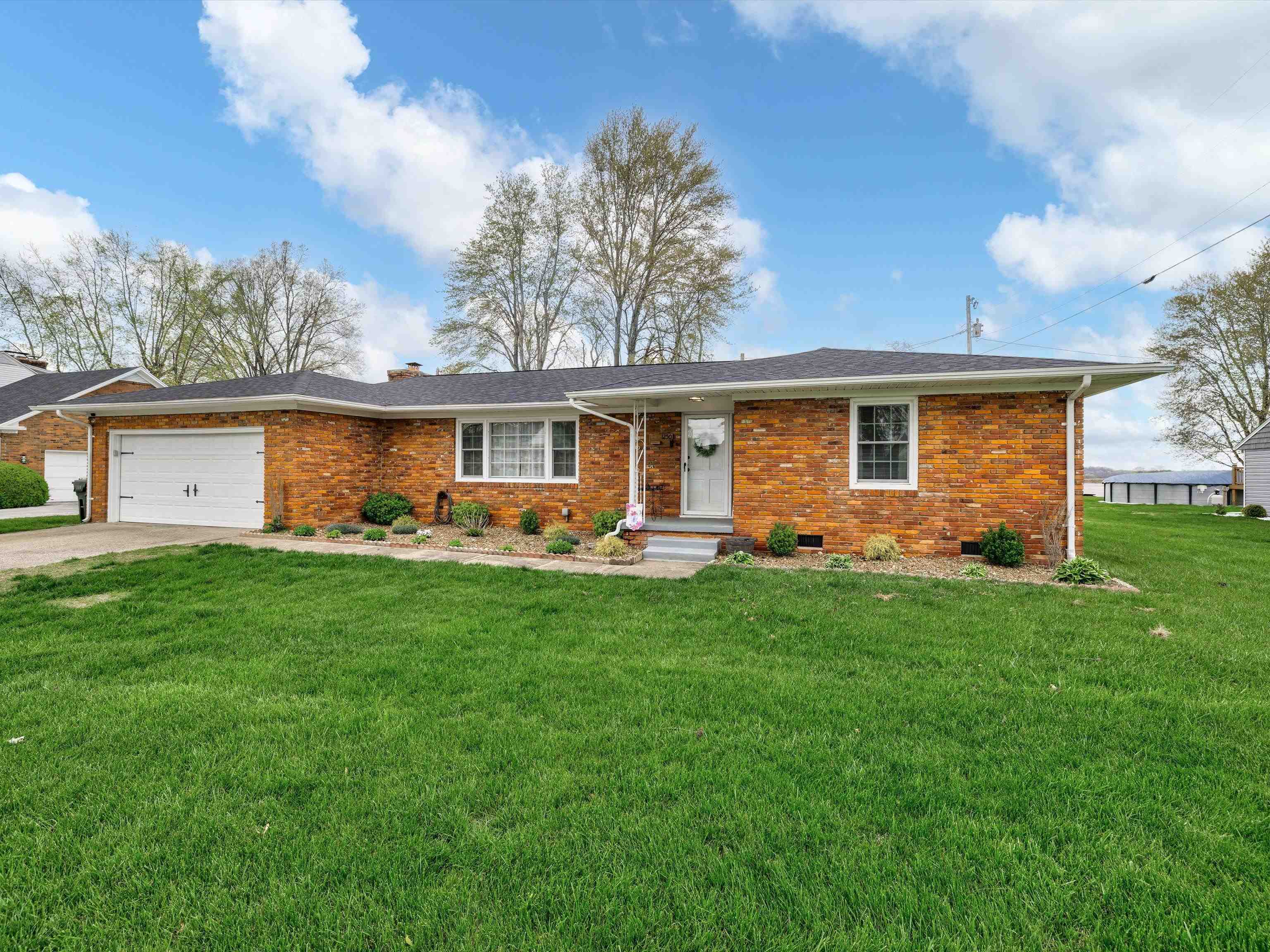 1250 Riverview Dr, Lewisport, Kentucky 42351, 3 Bedrooms Bedrooms, ,2 BathroomsBathrooms,Single Family Residence,For Sale,Riverview Dr,89327