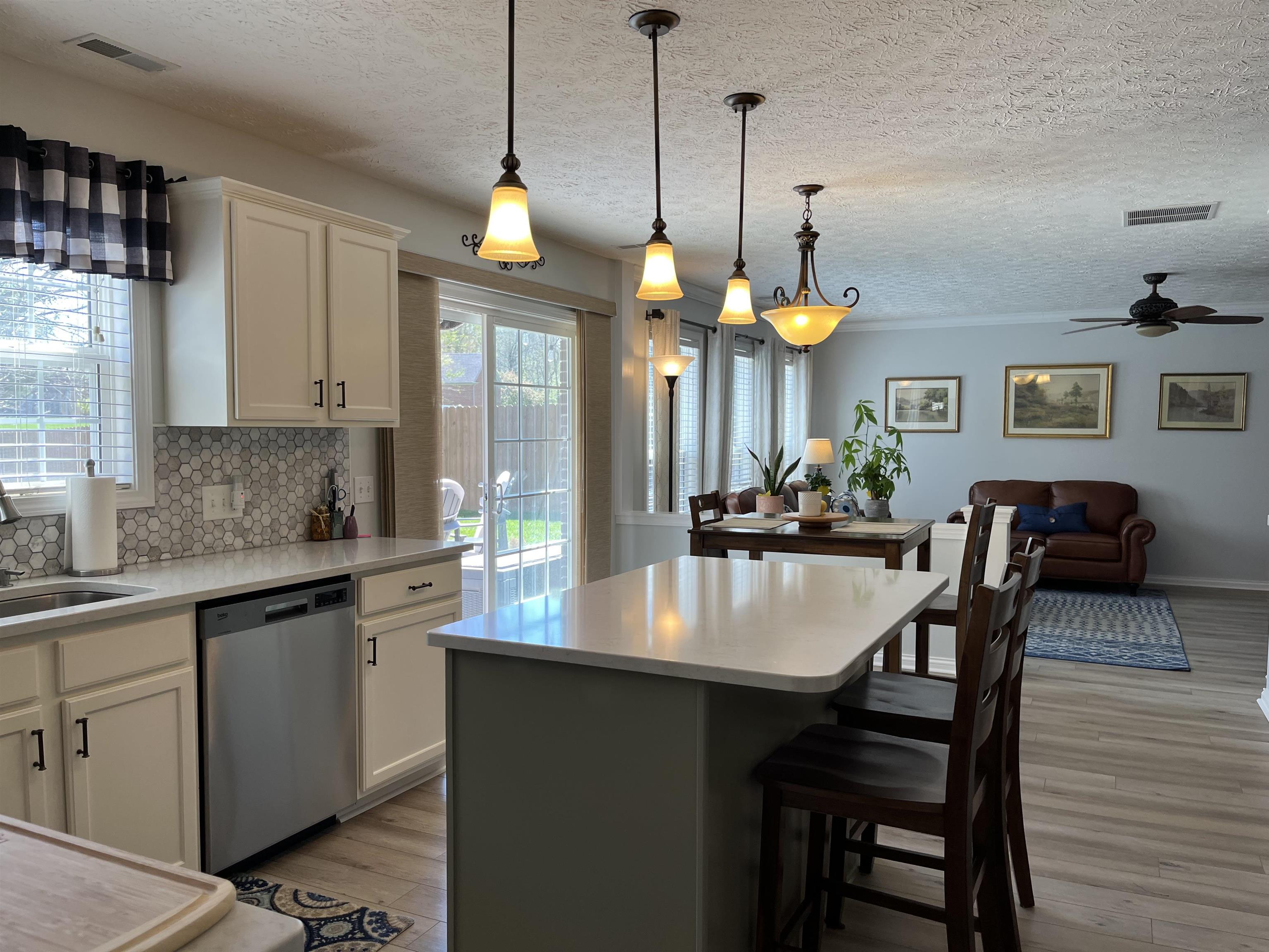 4531 Woodlake Run, Owensboro, Kentucky 42303, 4 Bedrooms Bedrooms, ,2 BathroomsBathrooms,Single Family Residence,For Sale,Woodlake Run,89335