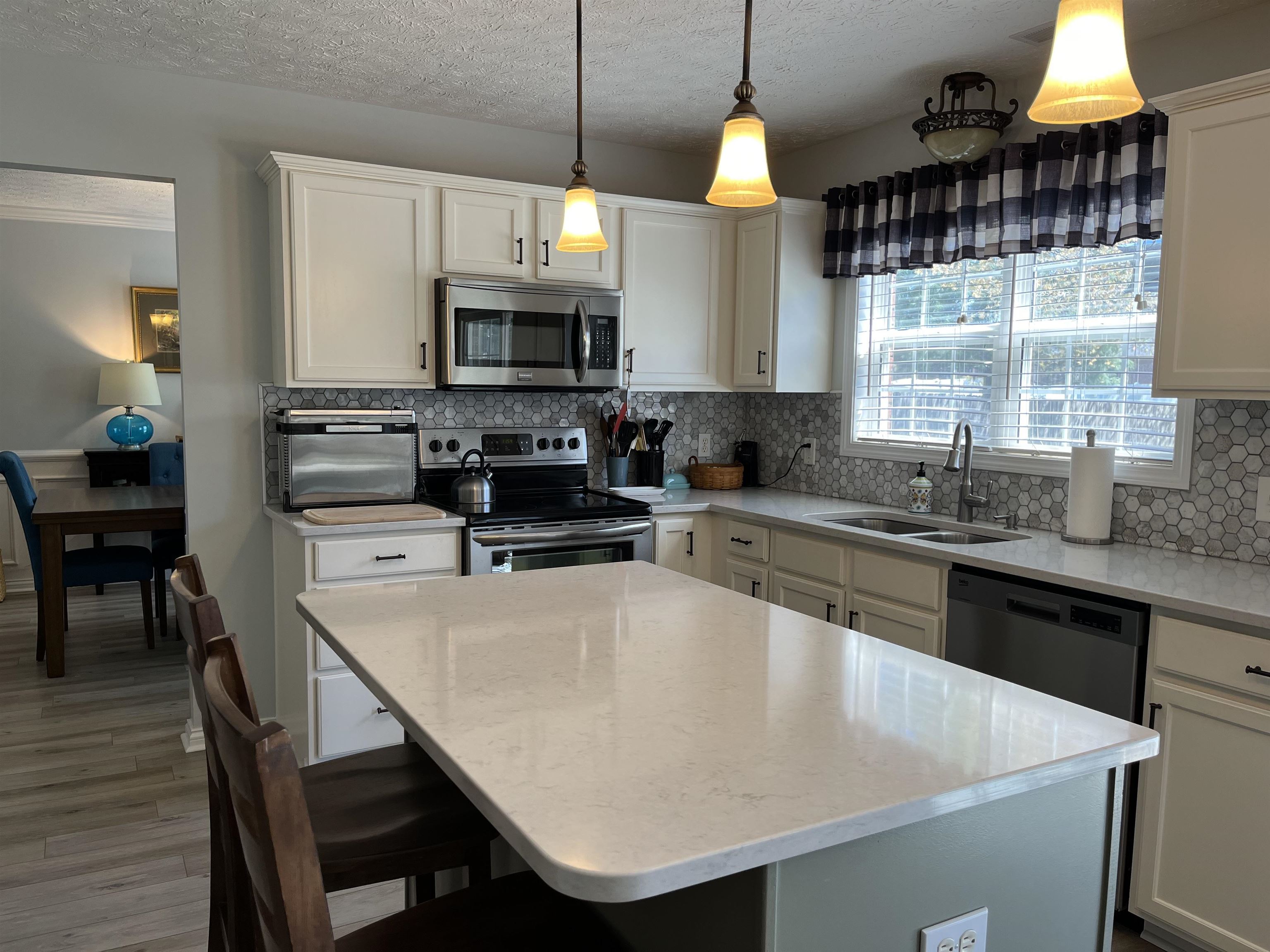 4531 Woodlake Run, Owensboro, Kentucky 42303, 4 Bedrooms Bedrooms, ,2 BathroomsBathrooms,Single Family Residence,For Sale,Woodlake Run,89335