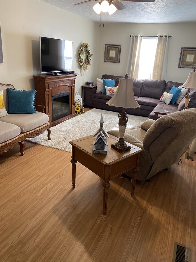 2375 St. Rt. 144, Hawesville, Kentucky 42348, 2 Bedrooms Bedrooms, ,1 BathroomBathrooms,Single Family Residence,For Sale,St. Rt. 144,89339