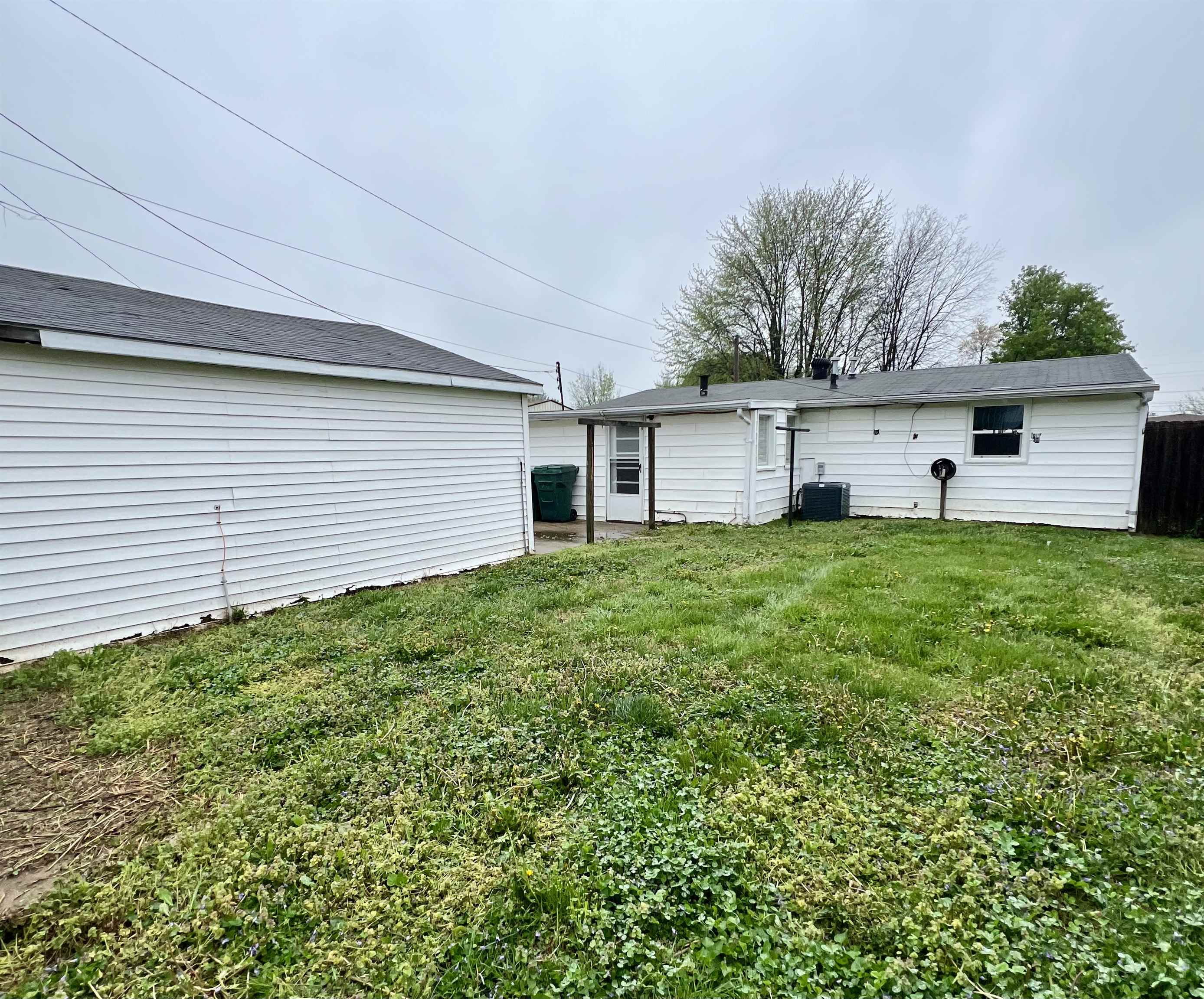 2736 W 5th Street, Owensboro, Kentucky 42301, 3 Bedrooms Bedrooms, ,1 BathroomBathrooms,Single Family Residence,For Sale,W 5th Street,89341