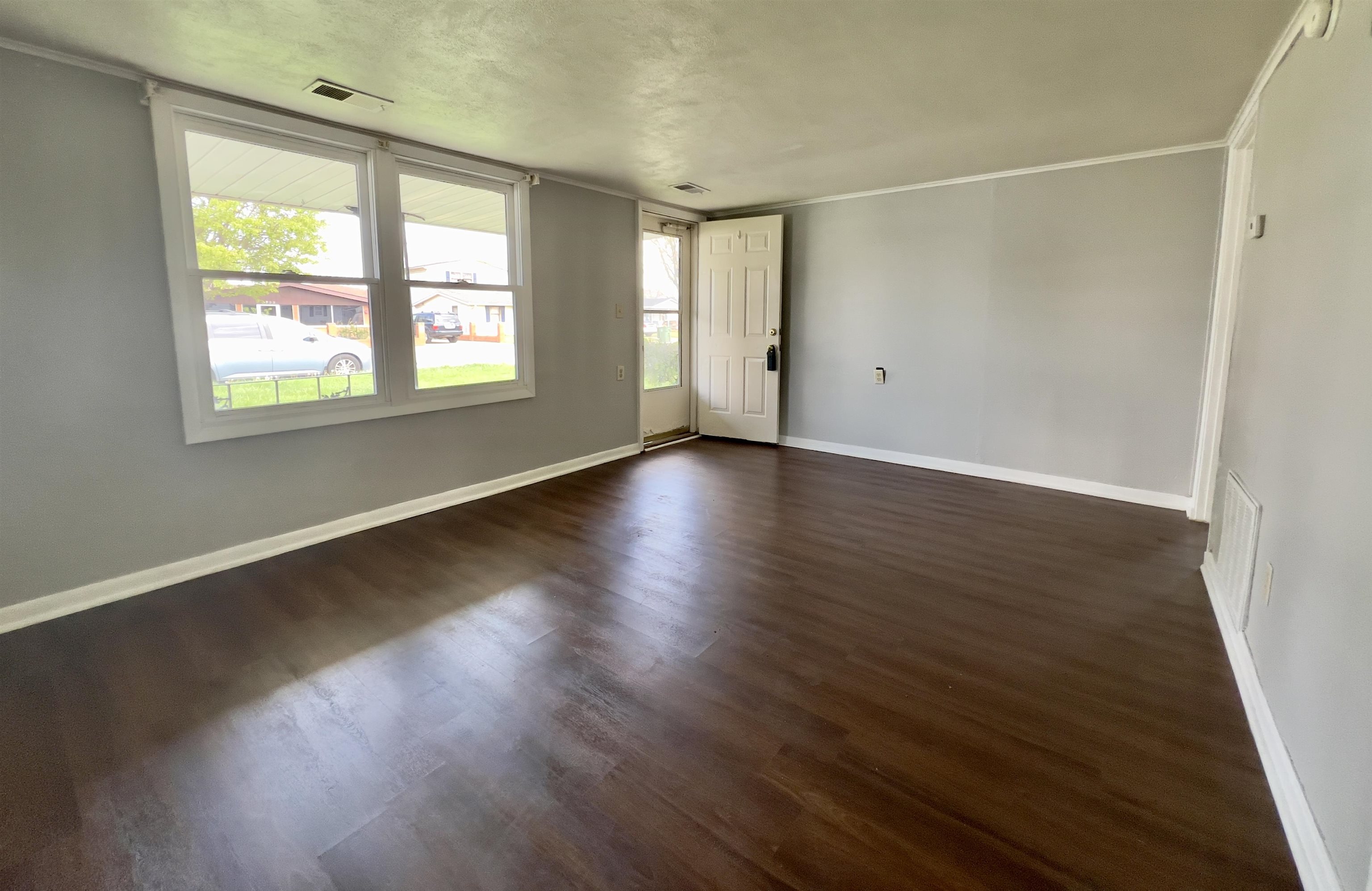 2736 W 5th Street, Owensboro, Kentucky 42301, 3 Bedrooms Bedrooms, ,1 BathroomBathrooms,Single Family Residence,For Sale,W 5th Street,89341