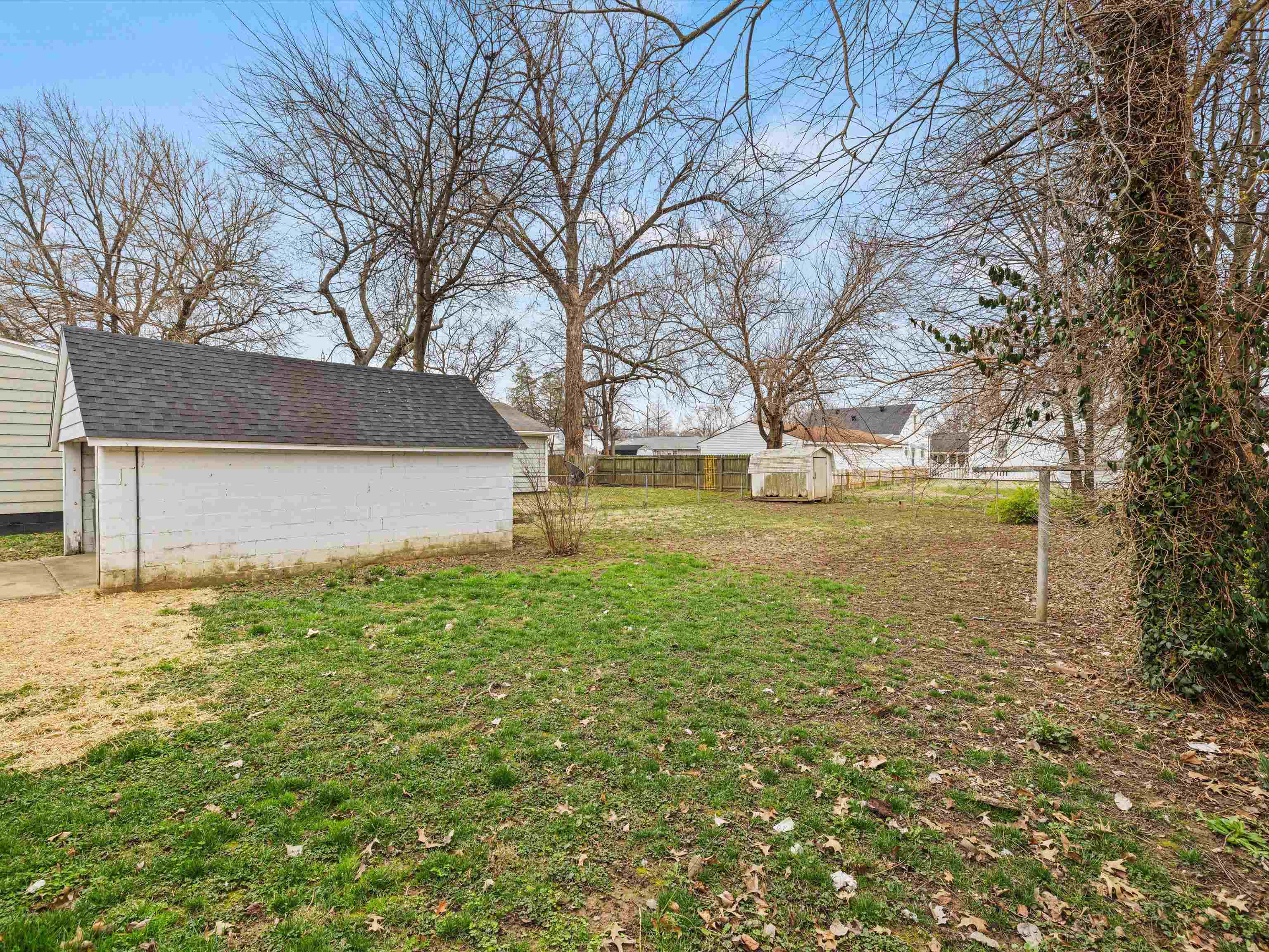 1010 19th St., Owensboro, Kentucky 42303, 3 Bedrooms Bedrooms, ,1 BathroomBathrooms,Single Family Residence,For Sale,19th St.,89353