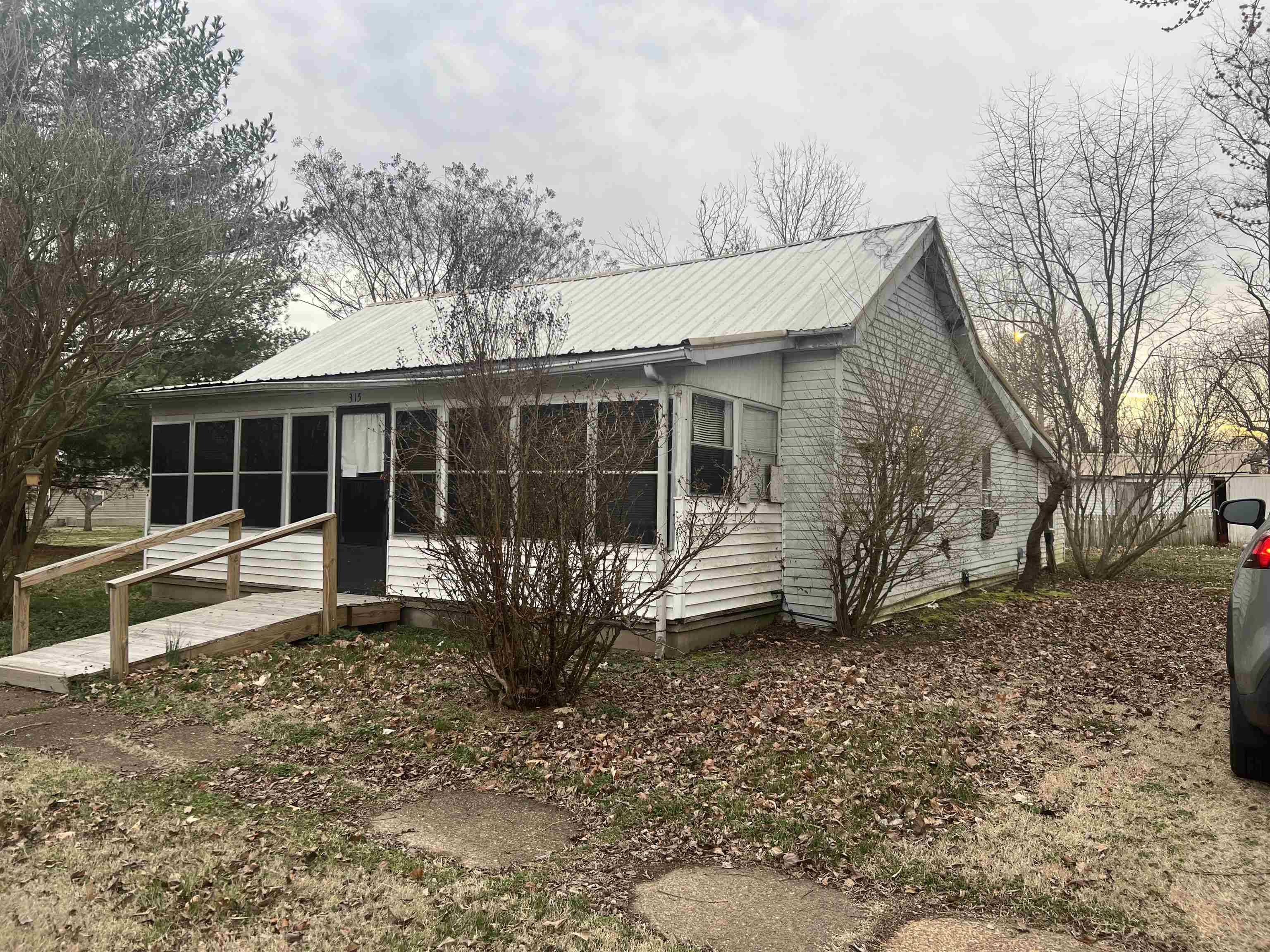 315 Chestnut St, Sacramento, Kentucky 42372, 2 Bedrooms Bedrooms, ,1 BathroomBathrooms,Single Family Residence,For Sale,Chestnut St,89361