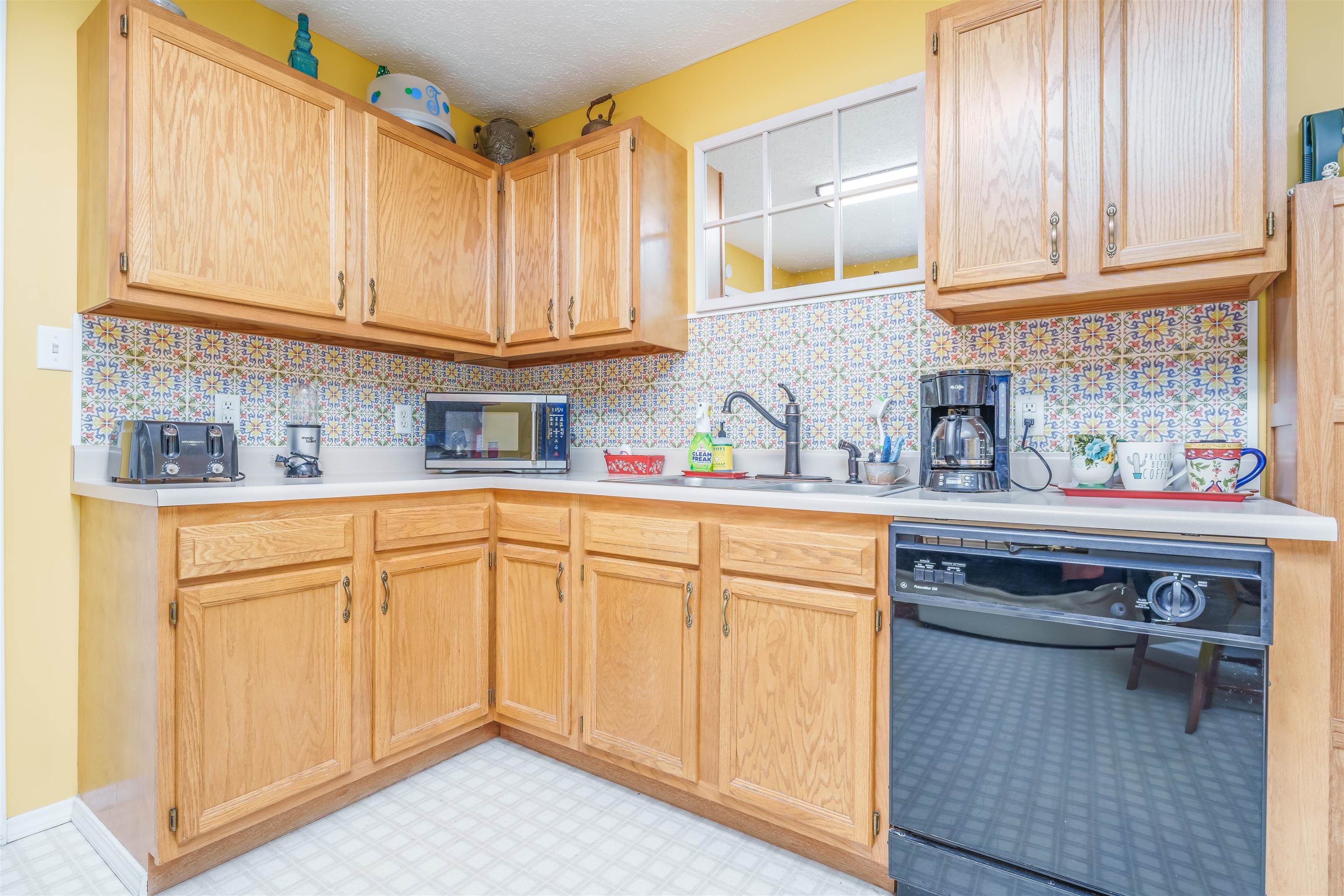 236 Lakewood Drive, Owensboro, Kentucky 42301, 3 Bedrooms Bedrooms, ,2 BathroomsBathrooms,Single Family Residence,For Sale,Lakewood Drive,89365