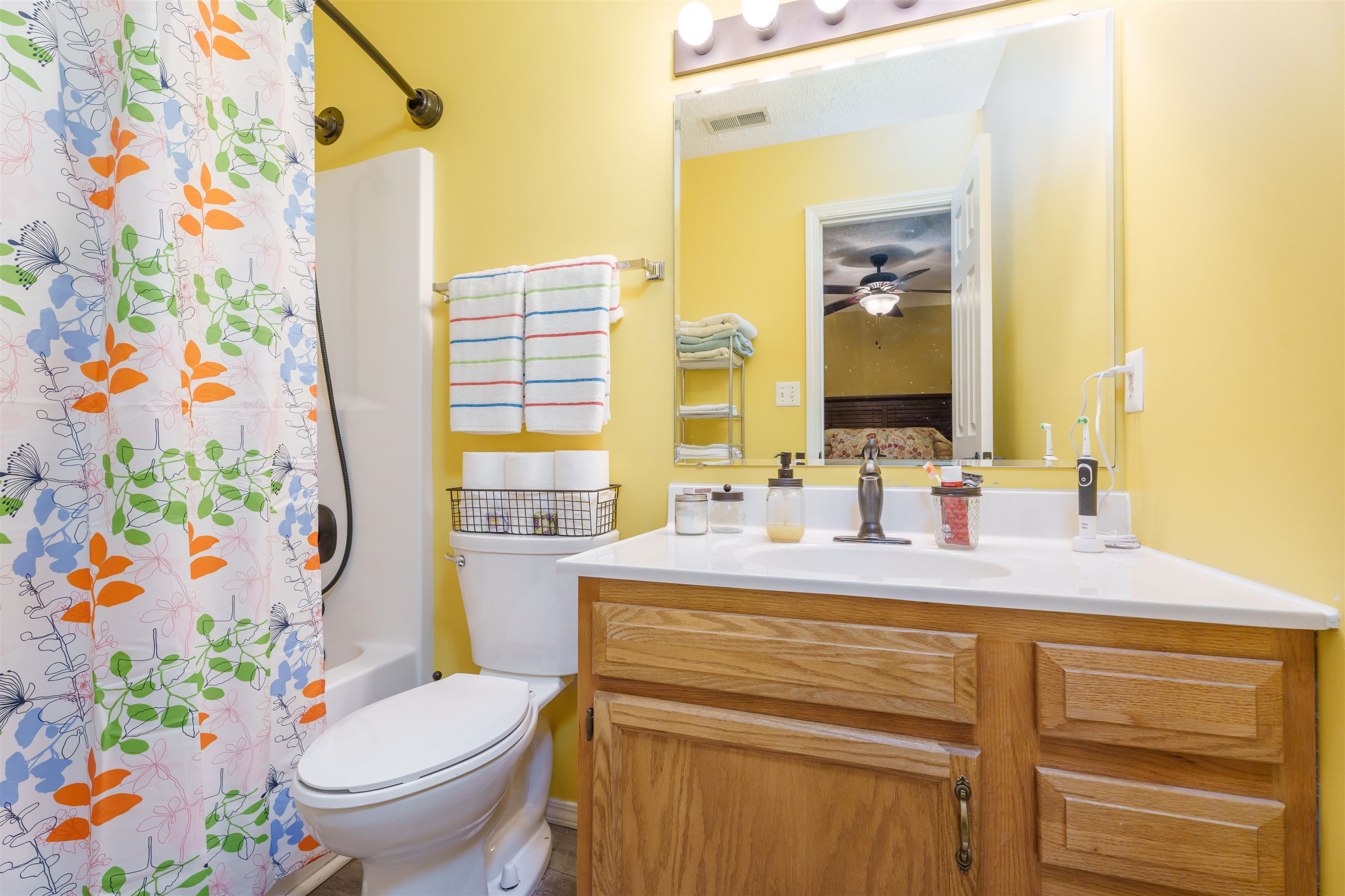 236 Lakewood Drive, Owensboro, Kentucky 42301, 3 Bedrooms Bedrooms, ,2 BathroomsBathrooms,Single Family Residence,For Sale,Lakewood Drive,89365