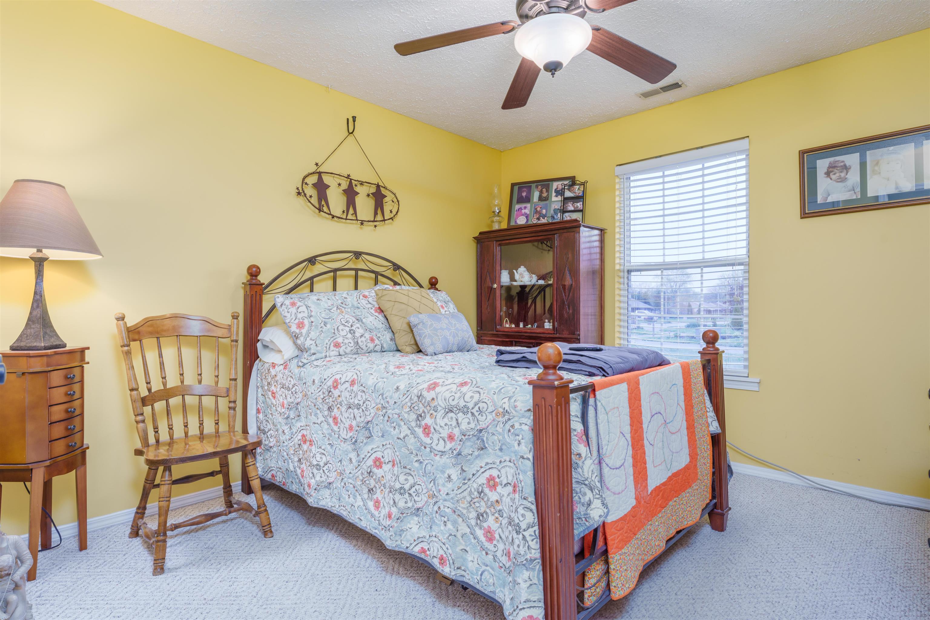 236 Lakewood Drive, Owensboro, Kentucky 42301, 3 Bedrooms Bedrooms, ,2 BathroomsBathrooms,Single Family Residence,For Sale,Lakewood Drive,89365