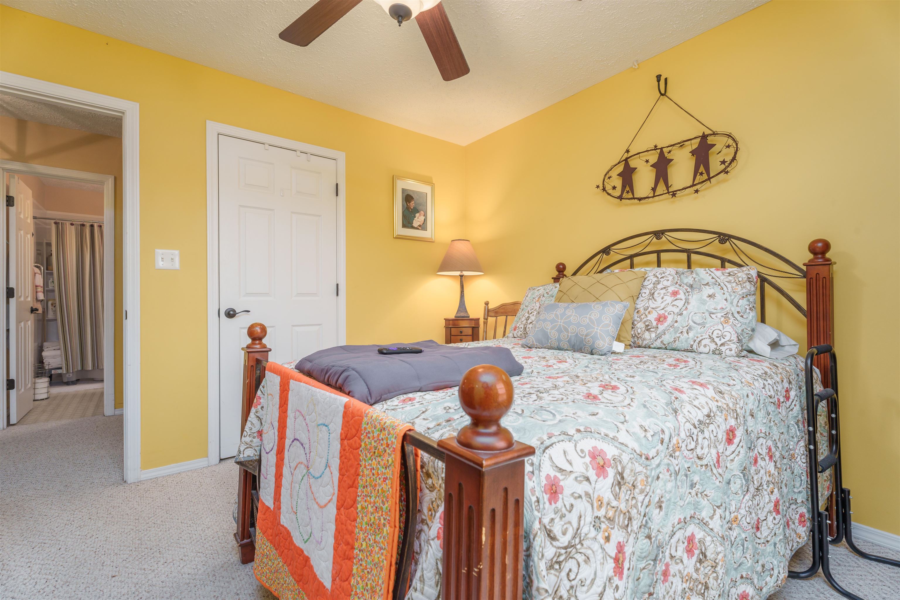 236 Lakewood Drive, Owensboro, Kentucky 42301, 3 Bedrooms Bedrooms, ,2 BathroomsBathrooms,Single Family Residence,For Sale,Lakewood Drive,89365