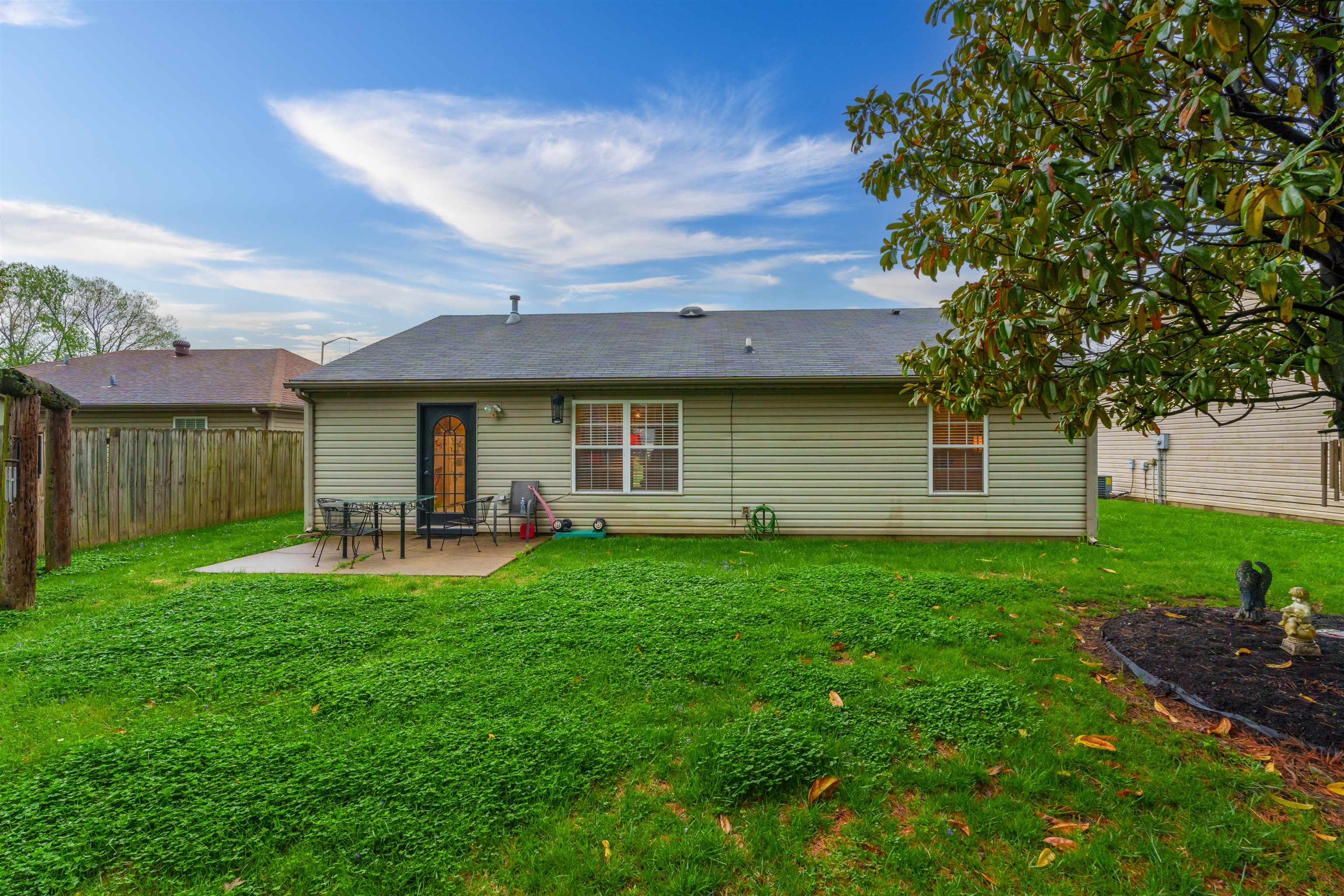 236 Lakewood Drive, Owensboro, Kentucky 42301, 3 Bedrooms Bedrooms, ,2 BathroomsBathrooms,Single Family Residence,For Sale,Lakewood Drive,89365