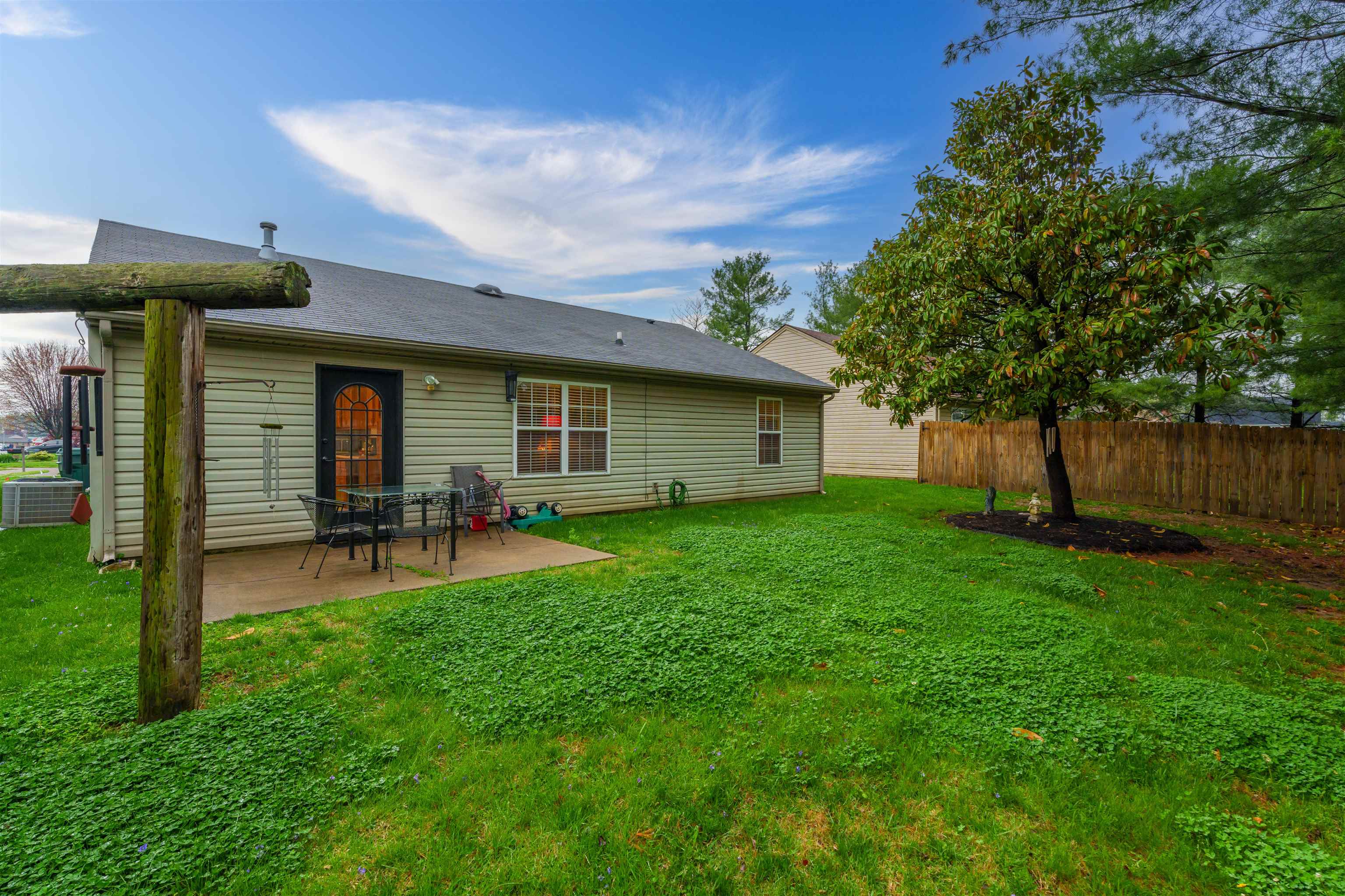 236 Lakewood Drive, Owensboro, Kentucky 42301, 3 Bedrooms Bedrooms, ,2 BathroomsBathrooms,Single Family Residence,For Sale,Lakewood Drive,89365