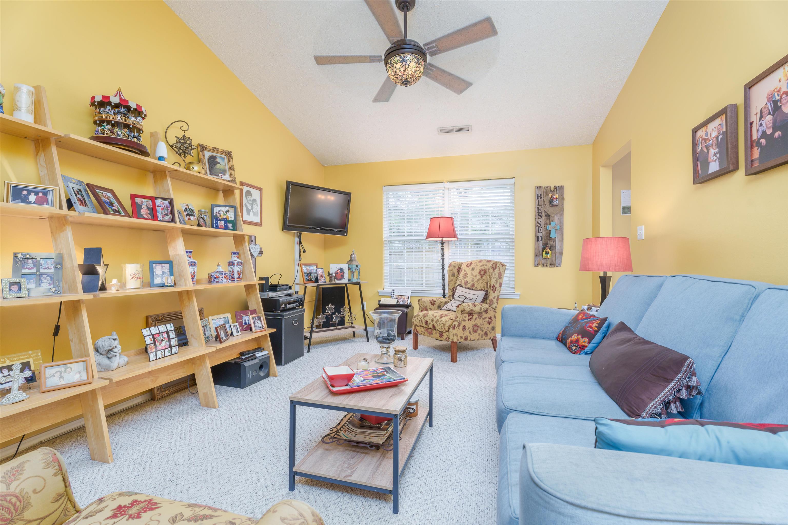 236 Lakewood Drive, Owensboro, Kentucky 42301, 3 Bedrooms Bedrooms, ,2 BathroomsBathrooms,Single Family Residence,For Sale,Lakewood Drive,89365
