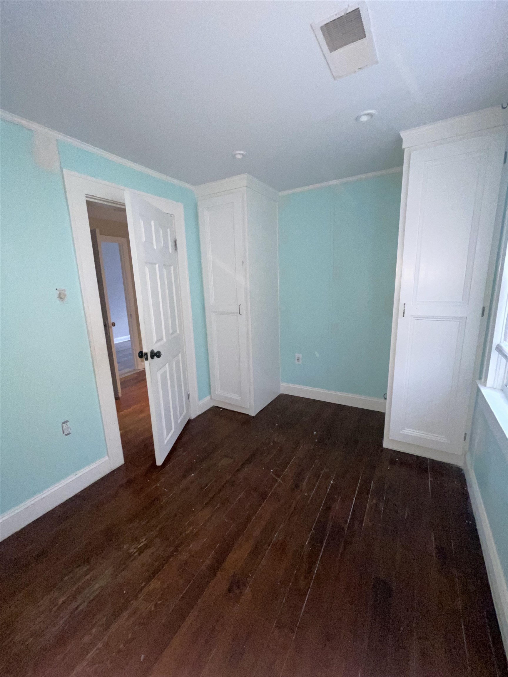 106 18th Street, Owensboro, Kentucky 42303, 5 Bedrooms Bedrooms, ,2 BathroomsBathrooms,Single Family Residence,For Sale,18th Street,89369