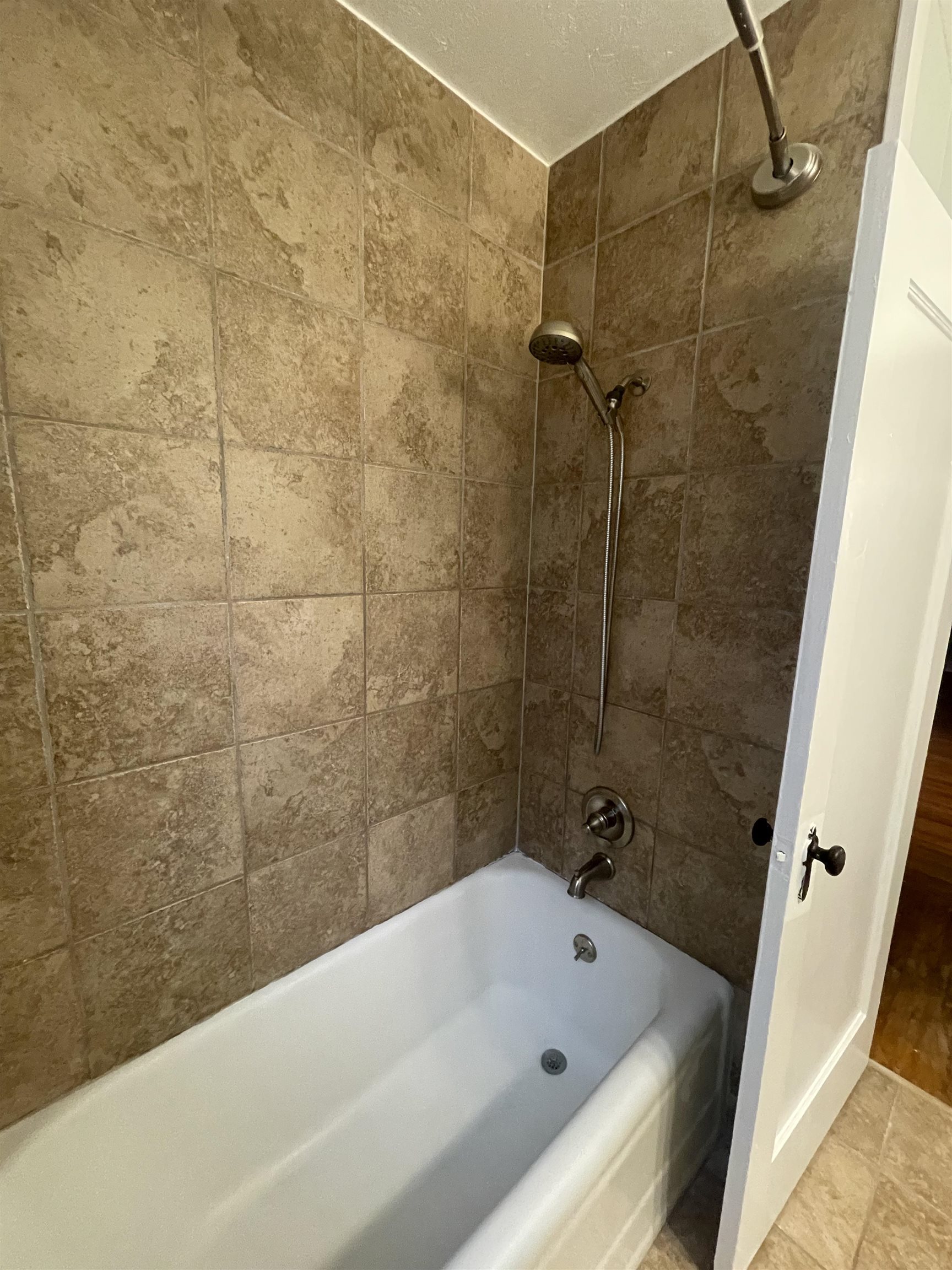 106 18th Street, Owensboro, Kentucky 42303, 5 Bedrooms Bedrooms, ,2 BathroomsBathrooms,Single Family Residence,For Sale,18th Street,89369