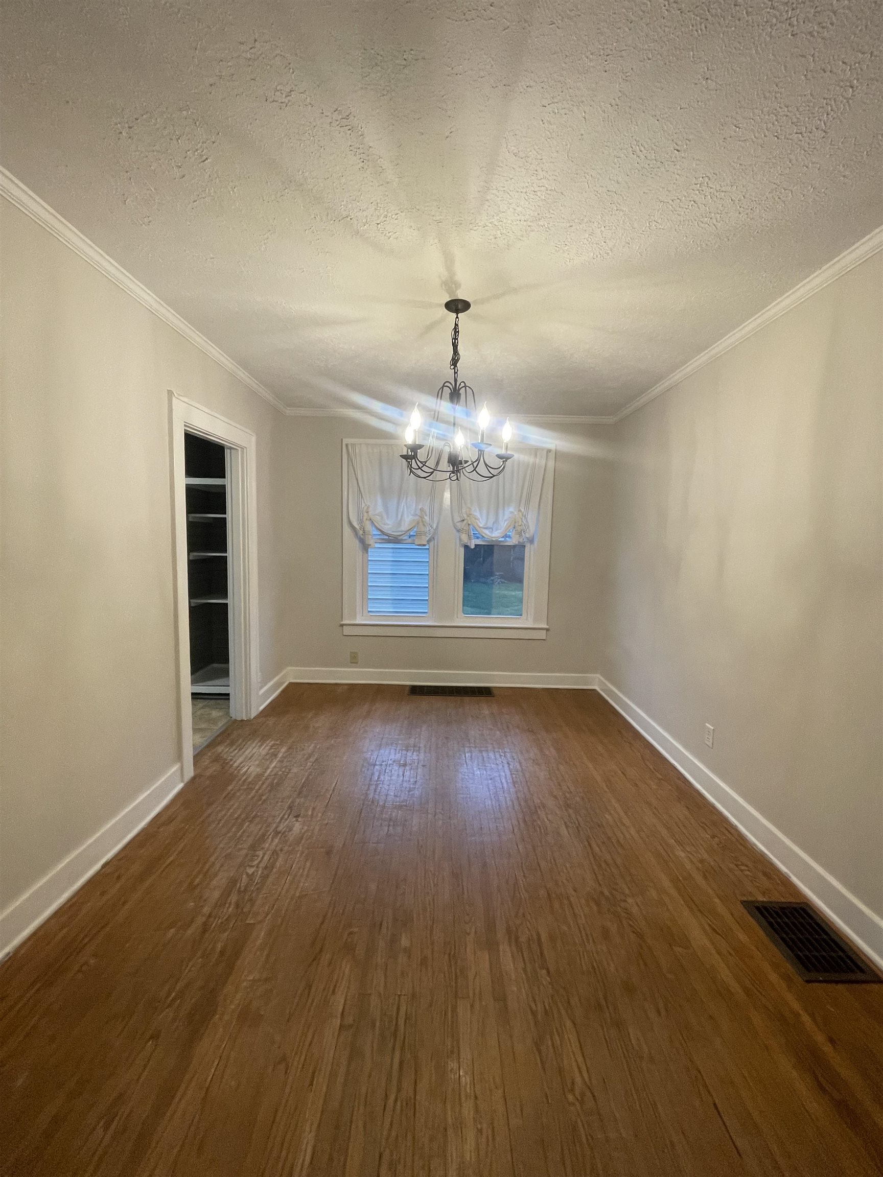 106 18th Street, Owensboro, Kentucky 42303, 5 Bedrooms Bedrooms, ,2 BathroomsBathrooms,Single Family Residence,For Sale,18th Street,89369