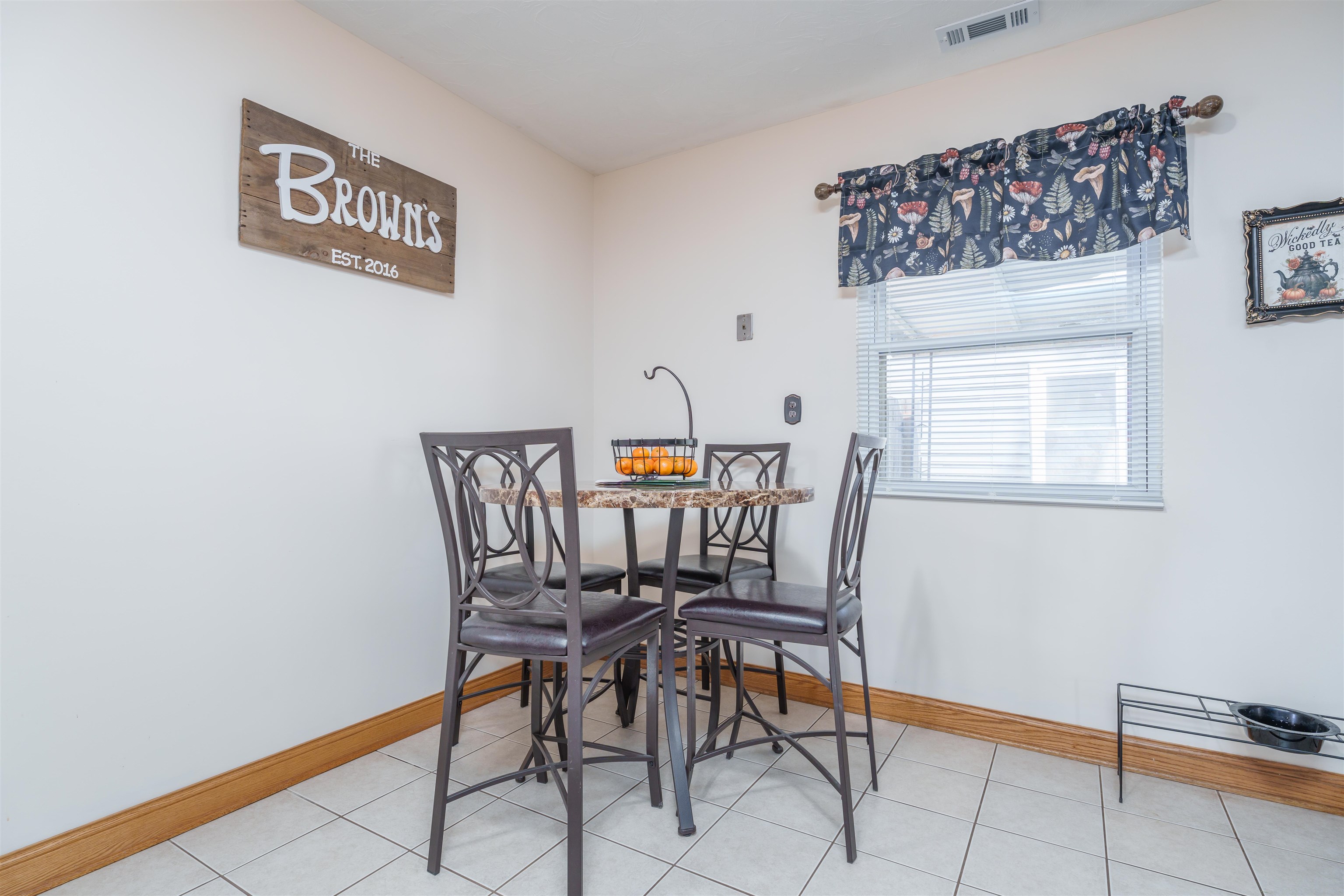 740 Greenbriar St., Owensboro, Kentucky 42301, 2 Bedrooms Bedrooms, ,1 BathroomBathrooms,Single Family Residence,For Sale,Greenbriar St.,89371