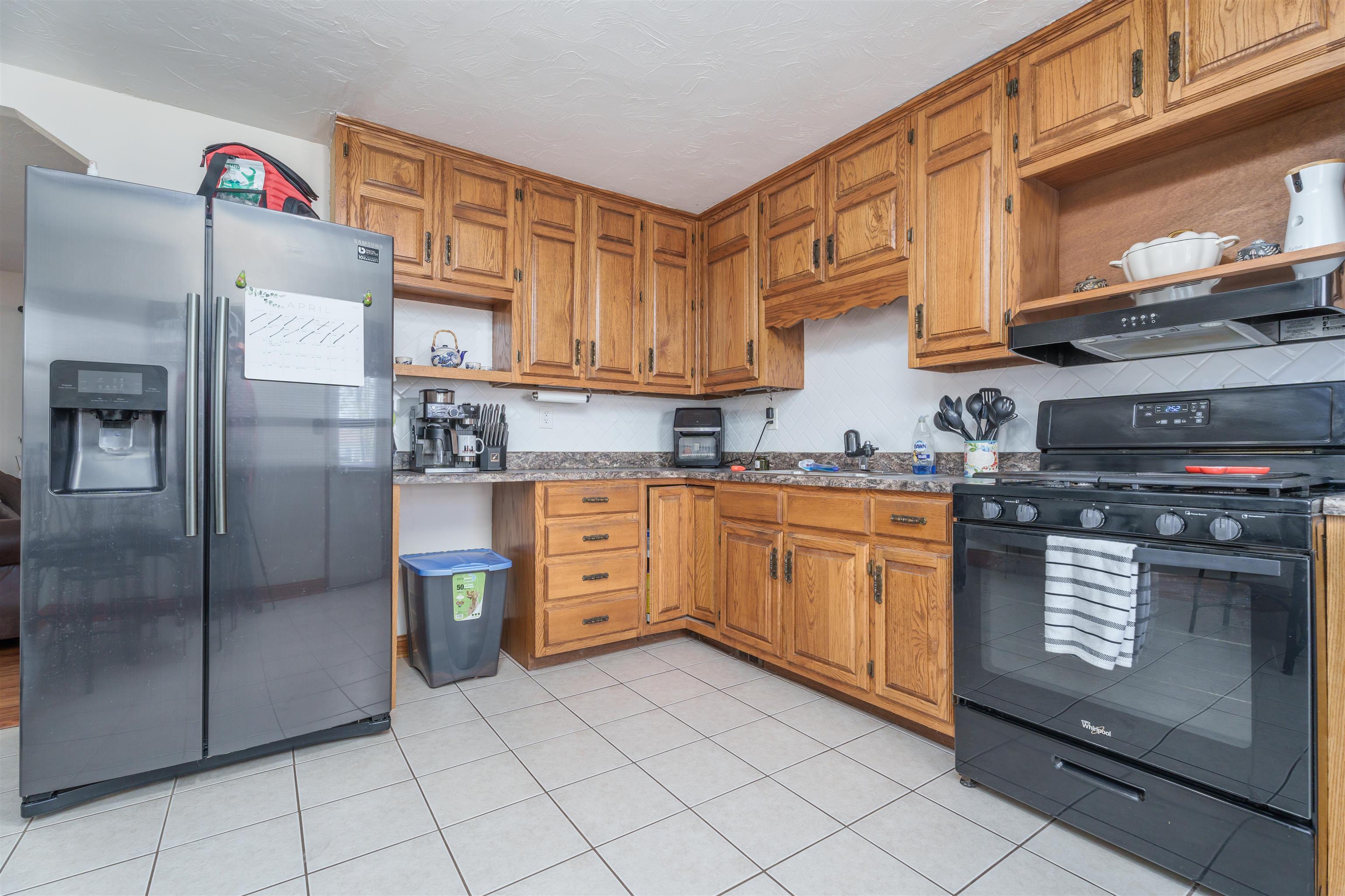 740 Greenbriar St., Owensboro, Kentucky 42301, 2 Bedrooms Bedrooms, ,1 BathroomBathrooms,Single Family Residence,For Sale,Greenbriar St.,89371