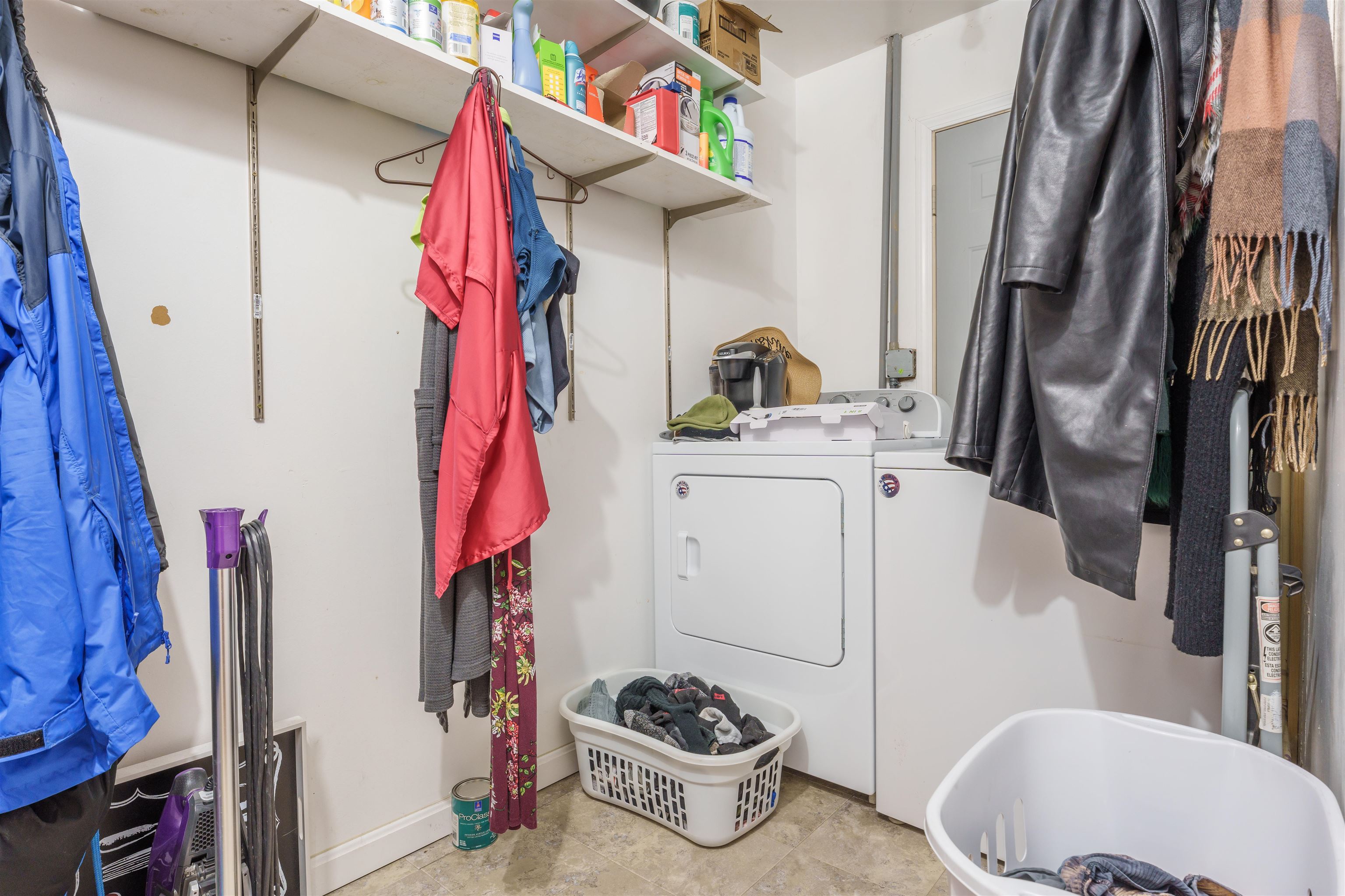 740 Greenbriar St., Owensboro, Kentucky 42301, 2 Bedrooms Bedrooms, ,1 BathroomBathrooms,Single Family Residence,For Sale,Greenbriar St.,89371