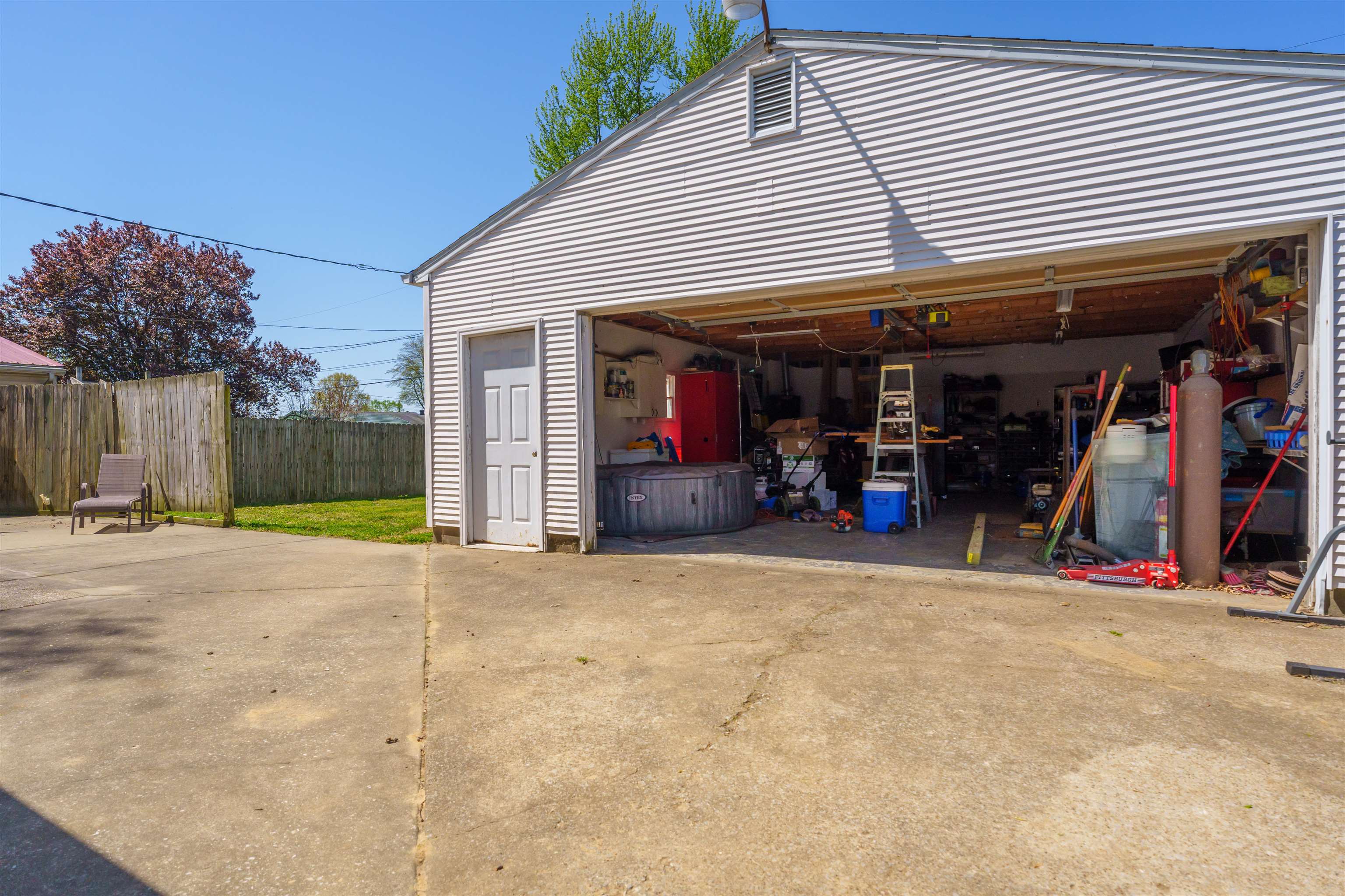 740 Greenbriar St., Owensboro, Kentucky 42301, 2 Bedrooms Bedrooms, ,1 BathroomBathrooms,Single Family Residence,For Sale,Greenbriar St.,89371