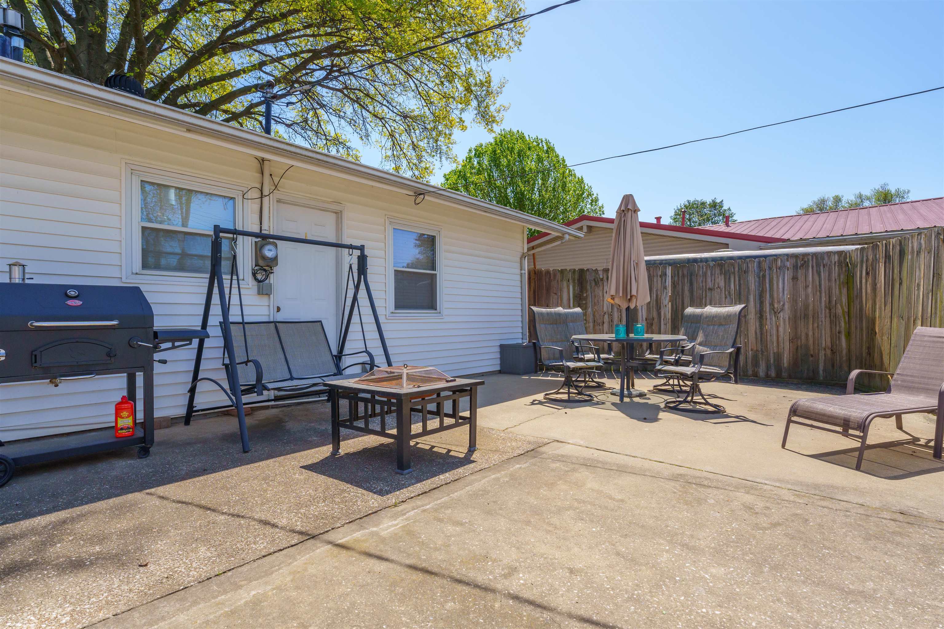 740 Greenbriar St., Owensboro, Kentucky 42301, 2 Bedrooms Bedrooms, ,1 BathroomBathrooms,Single Family Residence,For Sale,Greenbriar St.,89371