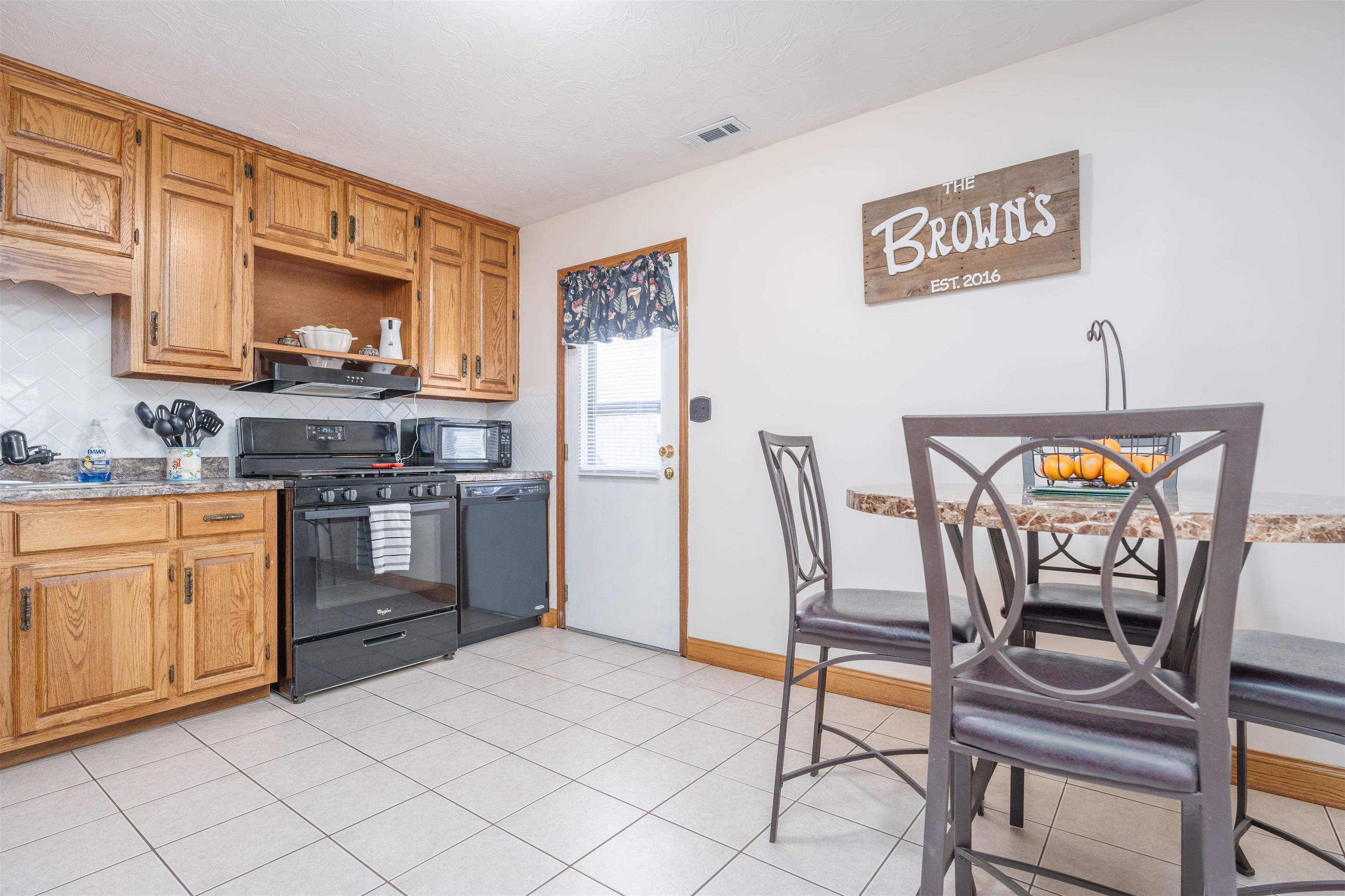 740 Greenbriar St., Owensboro, Kentucky 42301, 2 Bedrooms Bedrooms, ,1 BathroomBathrooms,Single Family Residence,For Sale,Greenbriar St.,89371