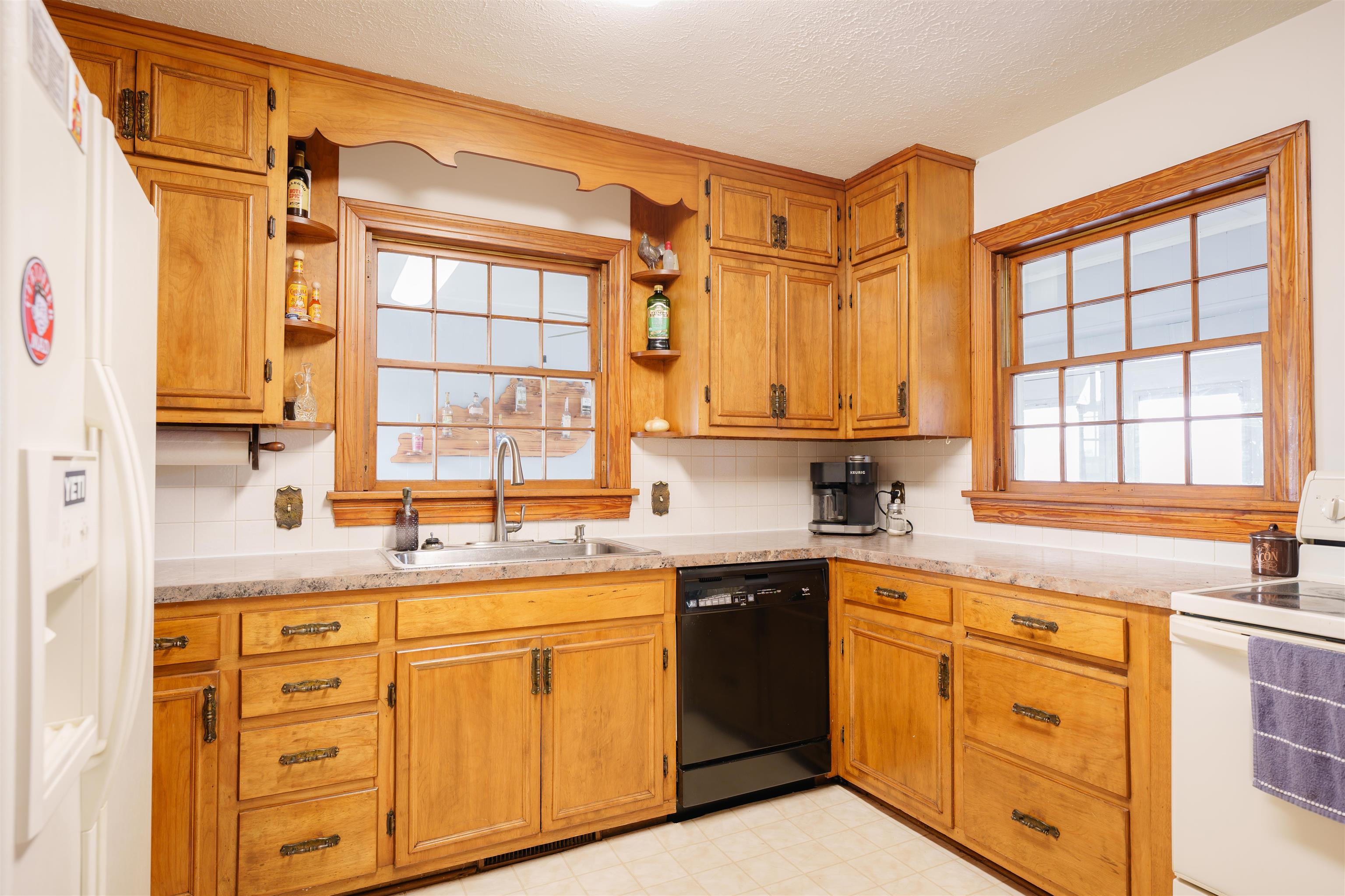 5858 KY 140, Calhoun, Kentucky 42327, 3 Bedrooms Bedrooms, ,2 BathroomsBathrooms,Single Family Residence,For Sale,KY 140,89372