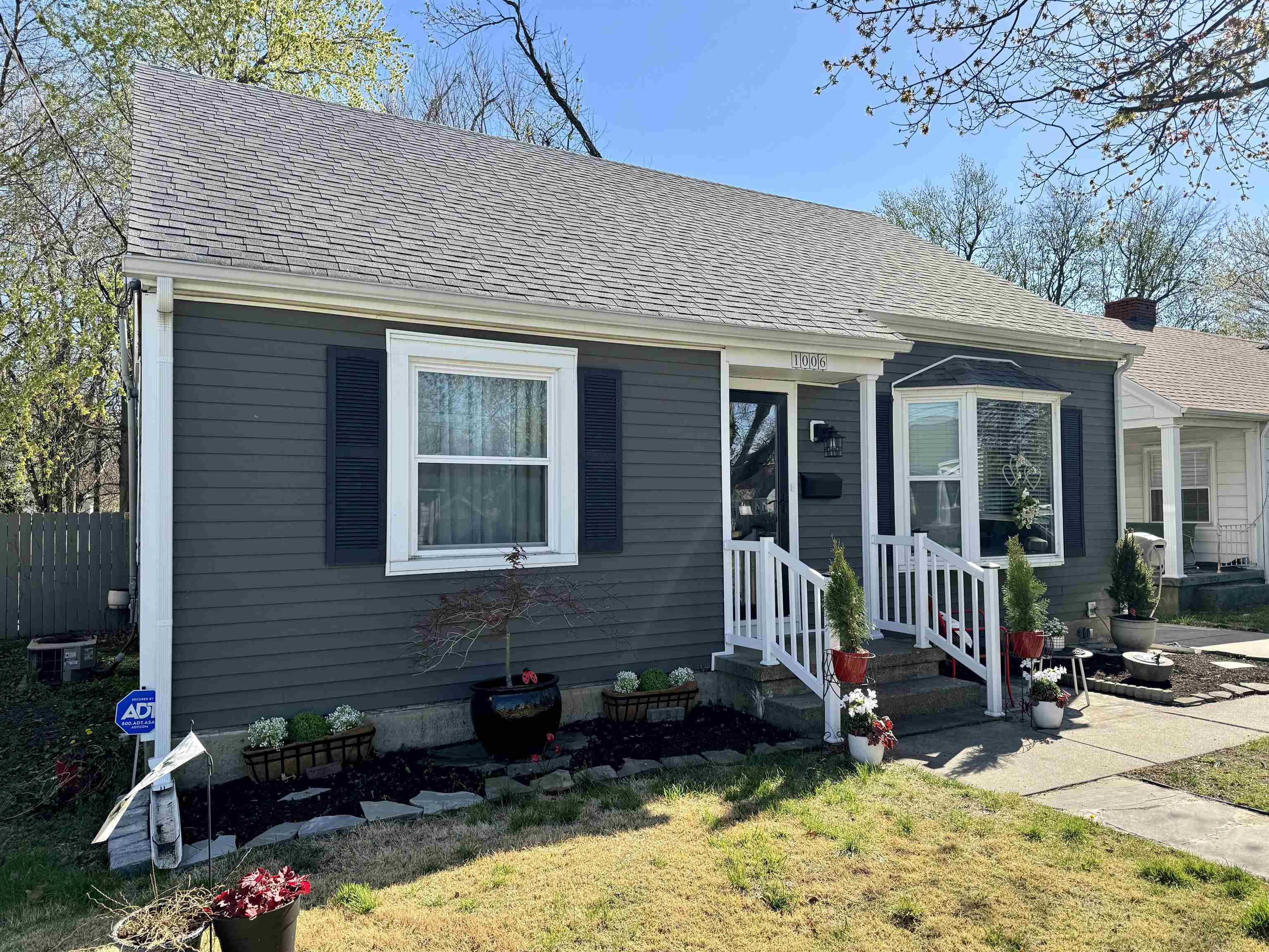 1006 19th St., Owensboro, Kentucky 42301, 4 Bedrooms Bedrooms, ,1 BathroomBathrooms,Single Family Residence,For Sale,19th St.,89377