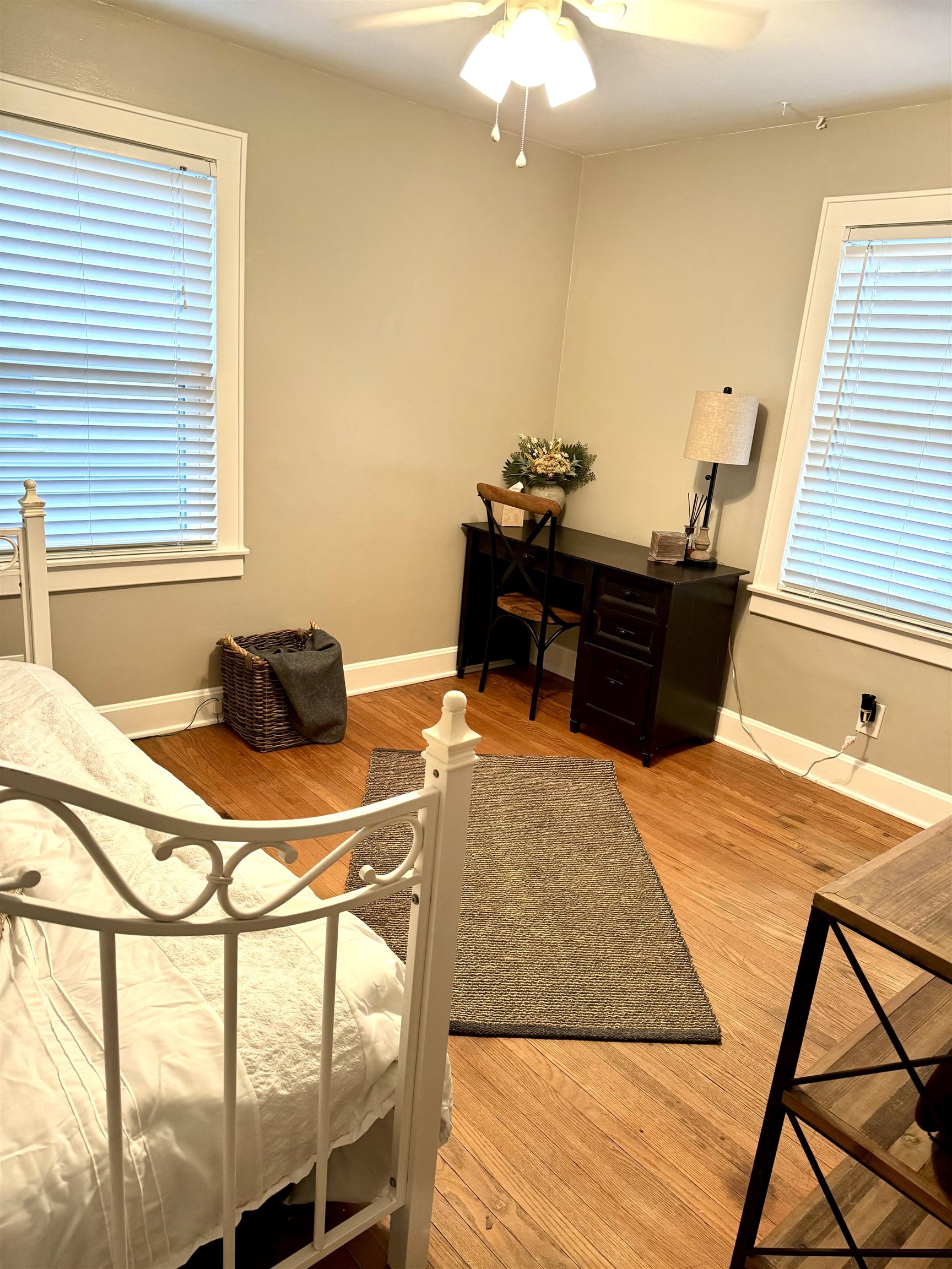 1006 19th St., Owensboro, Kentucky 42301, 4 Bedrooms Bedrooms, ,1 BathroomBathrooms,Single Family Residence,For Sale,19th St.,89377