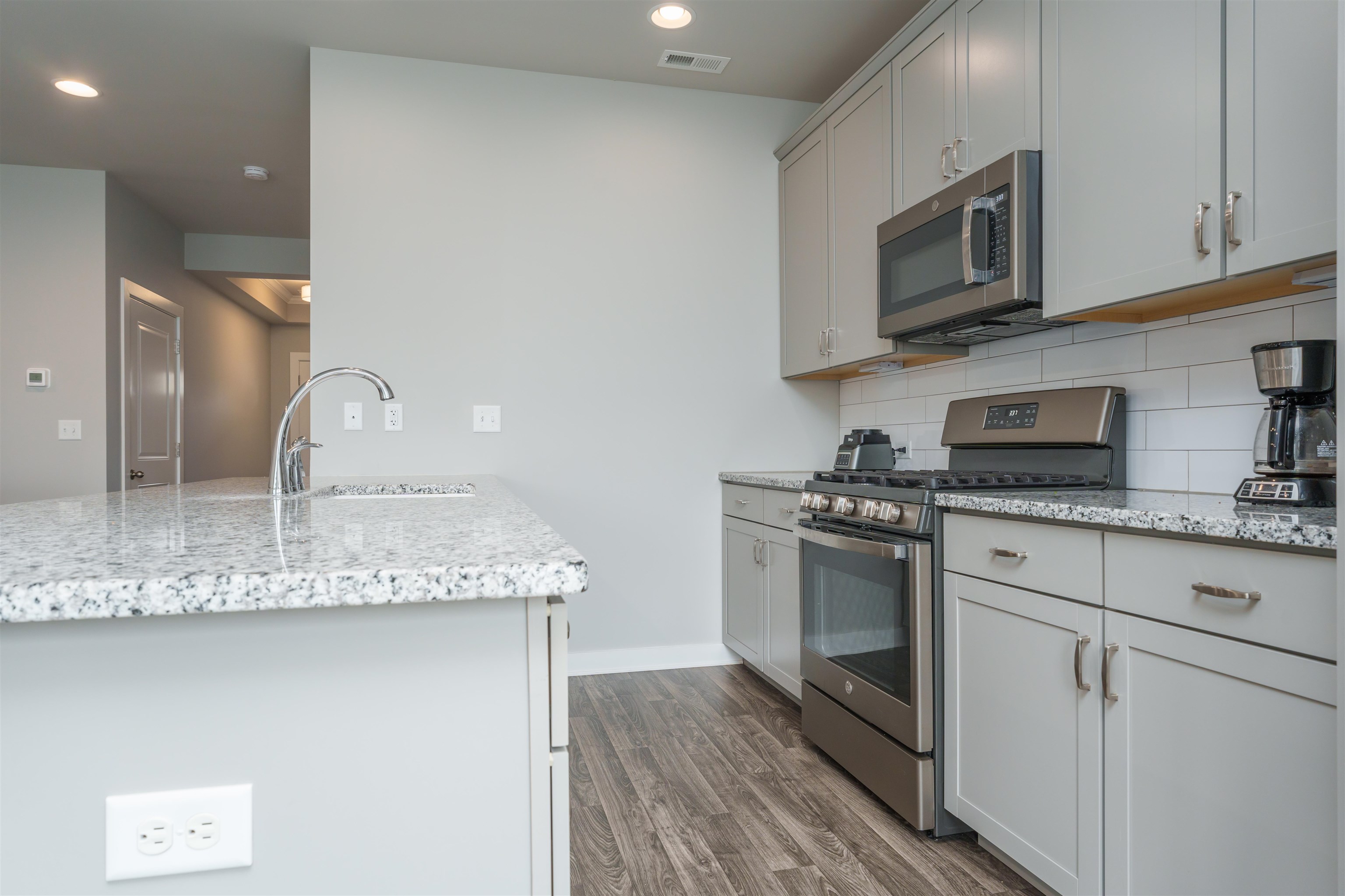 2635 Central Park Ct, Owensboro, Kentucky 42303, 2 Bedrooms Bedrooms, ,2 BathroomsBathrooms,Single Family Residence,For Sale,Central Park Ct,89378