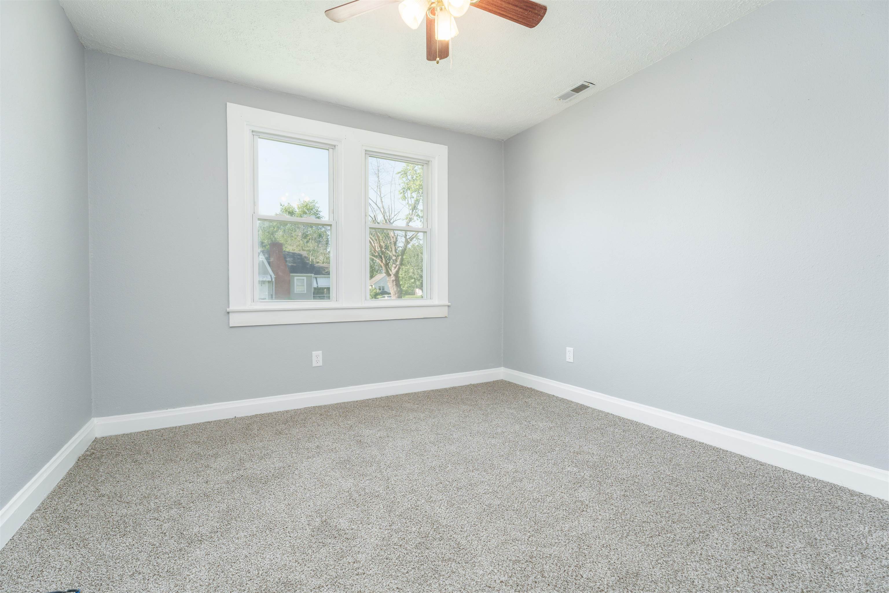 505 24th Street, Owensboro, Kentucky 42303, 3 Bedrooms Bedrooms, ,2 BathroomsBathrooms,Single Family Residence,For Sale,24th Street,89383