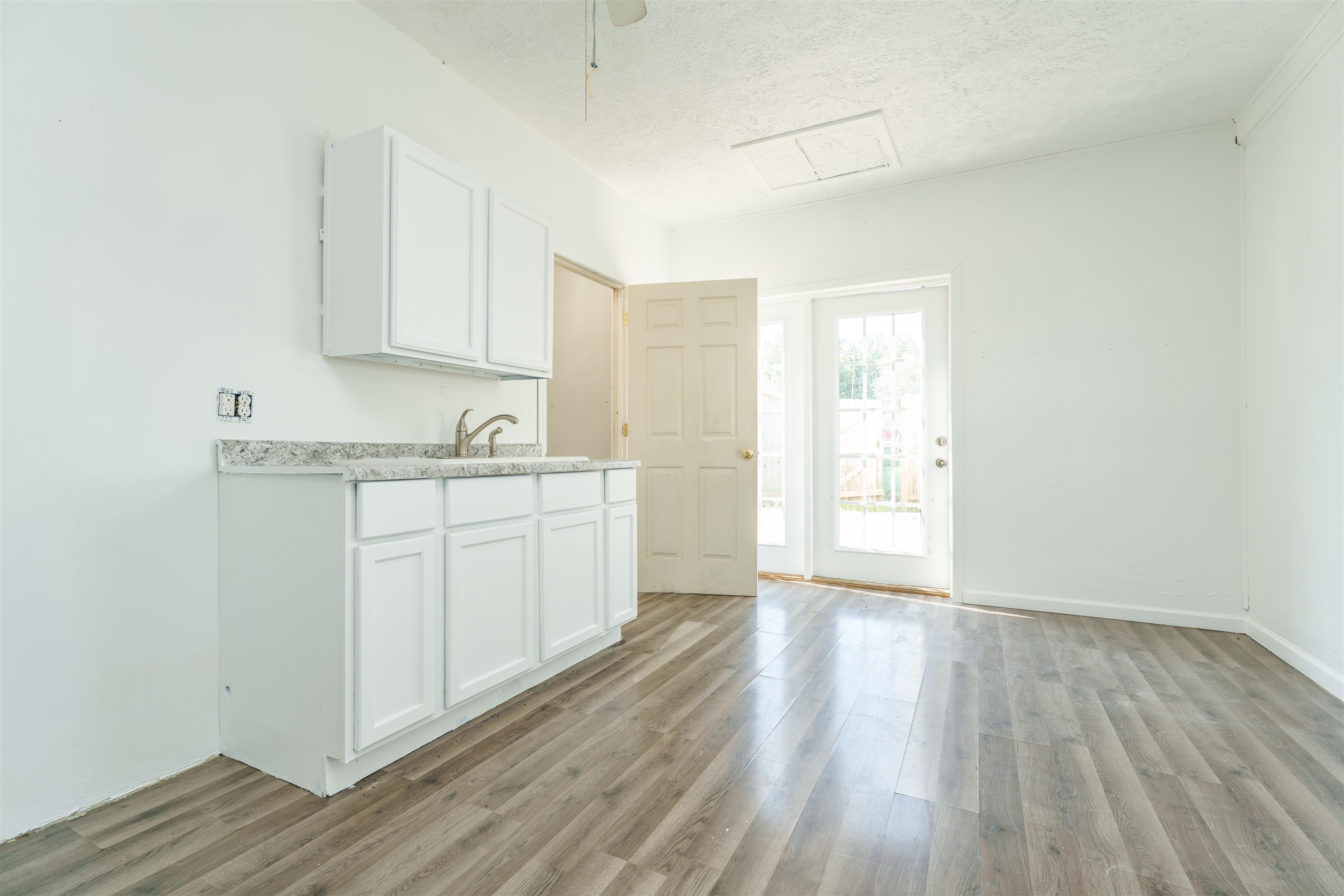 505 24th Street, Owensboro, Kentucky 42303, 3 Bedrooms Bedrooms, ,2 BathroomsBathrooms,Single Family Residence,For Sale,24th Street,89383
