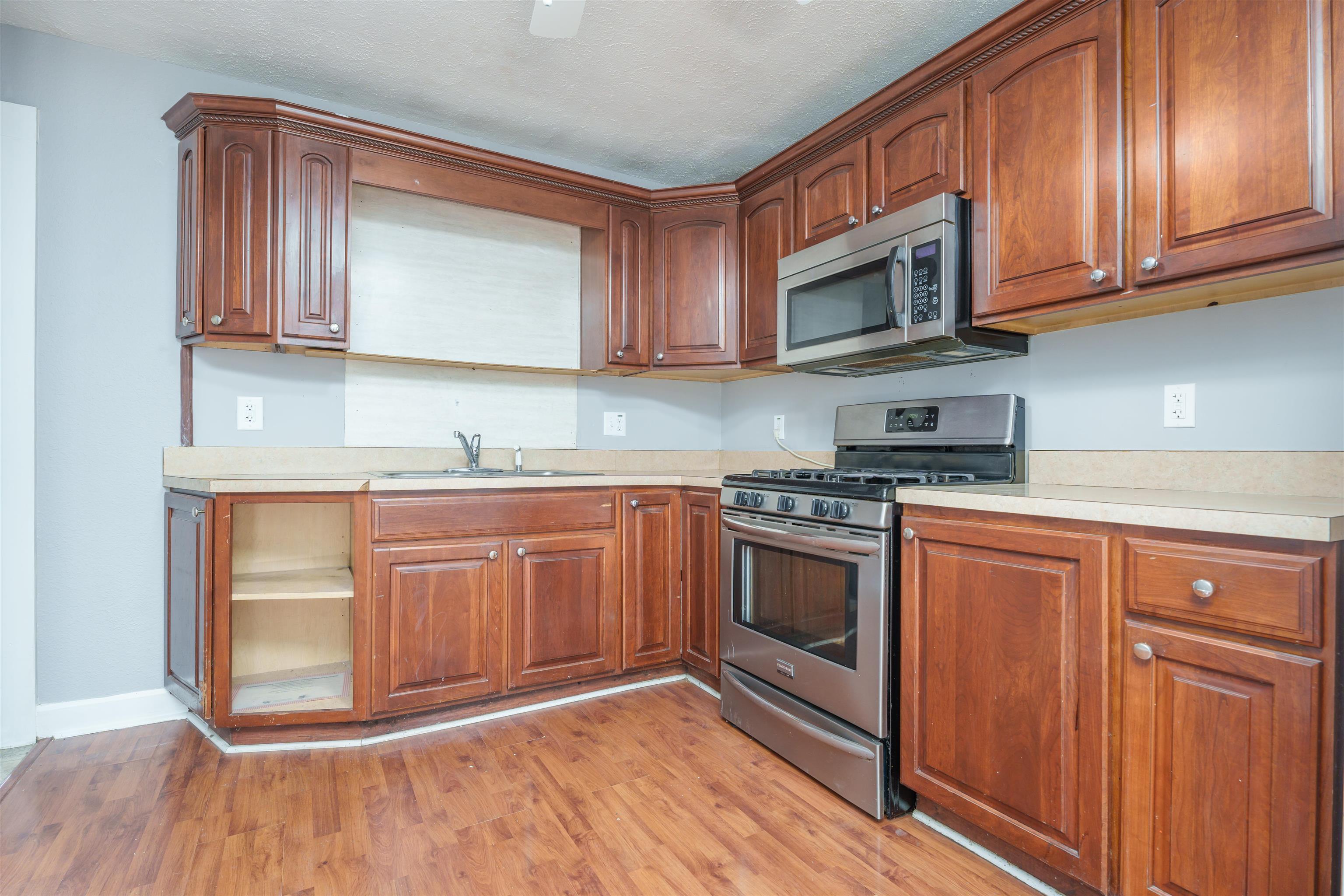 505 24th Street, Owensboro, Kentucky 42303, 3 Bedrooms Bedrooms, ,2 BathroomsBathrooms,Single Family Residence,For Sale,24th Street,89383