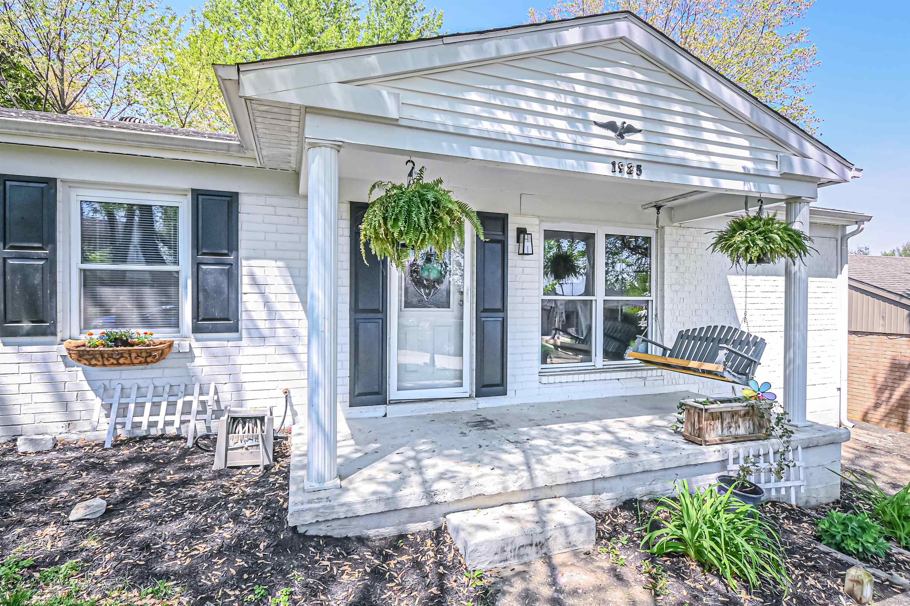 1925 Gunston Place, Owensboro, Kentucky 42303, 3 Bedrooms Bedrooms, ,1 BathroomBathrooms,Ranch,For Sale,Gunston Place,89419