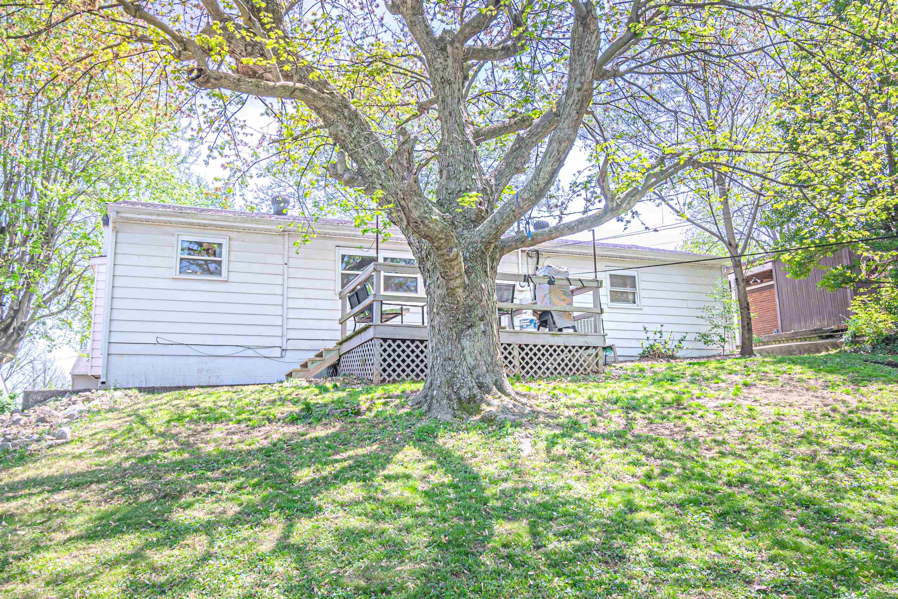 1925 Gunston Place, Owensboro, Kentucky 42303, 3 Bedrooms Bedrooms, ,1 BathroomBathrooms,Ranch,For Sale,Gunston Place,89419