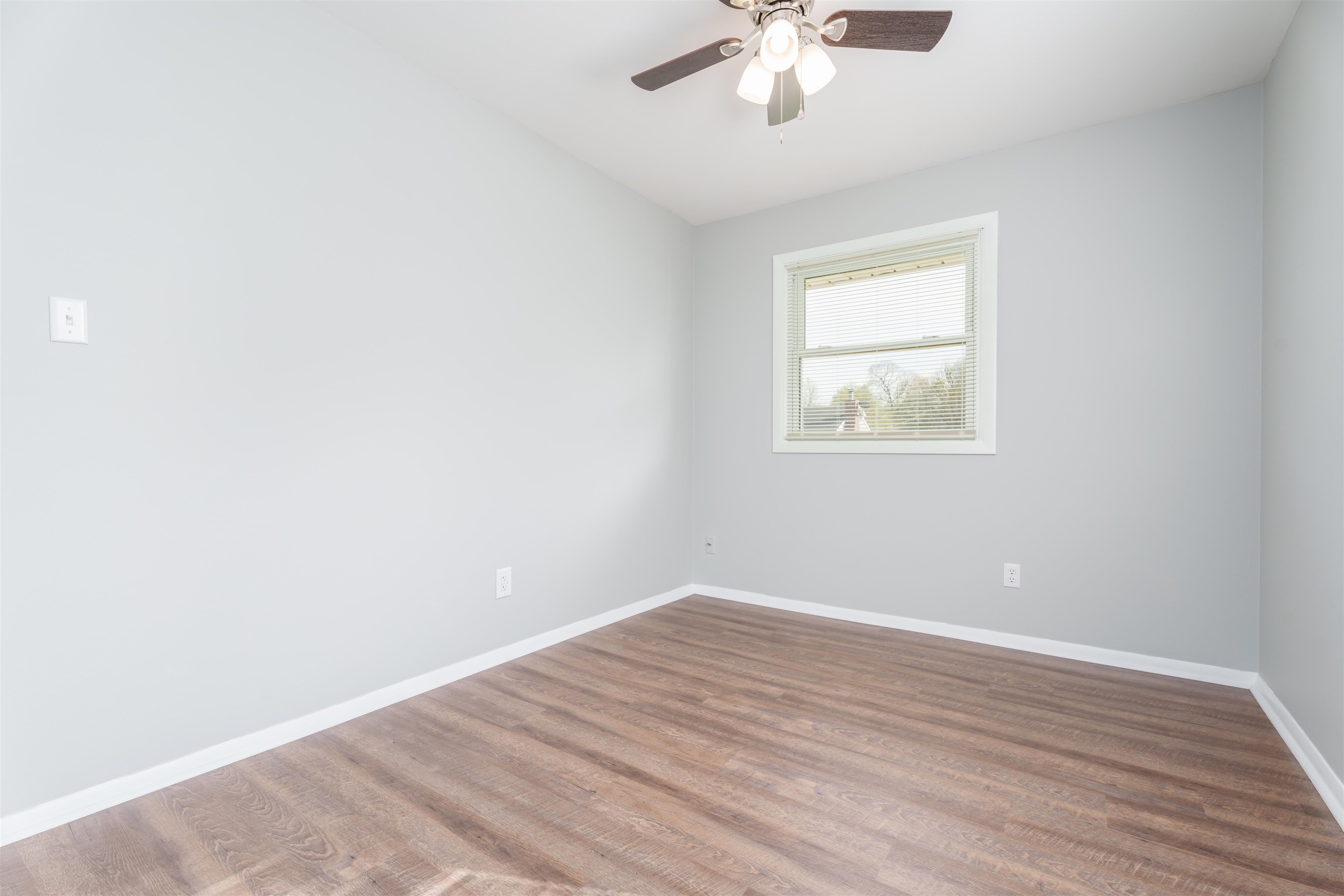 521 Tampa Drive, Owensboro, Kentucky 42303, 3 Bedrooms Bedrooms, ,1 BathroomBathrooms,Single Family Residence,For Sale,Tampa Drive,89439