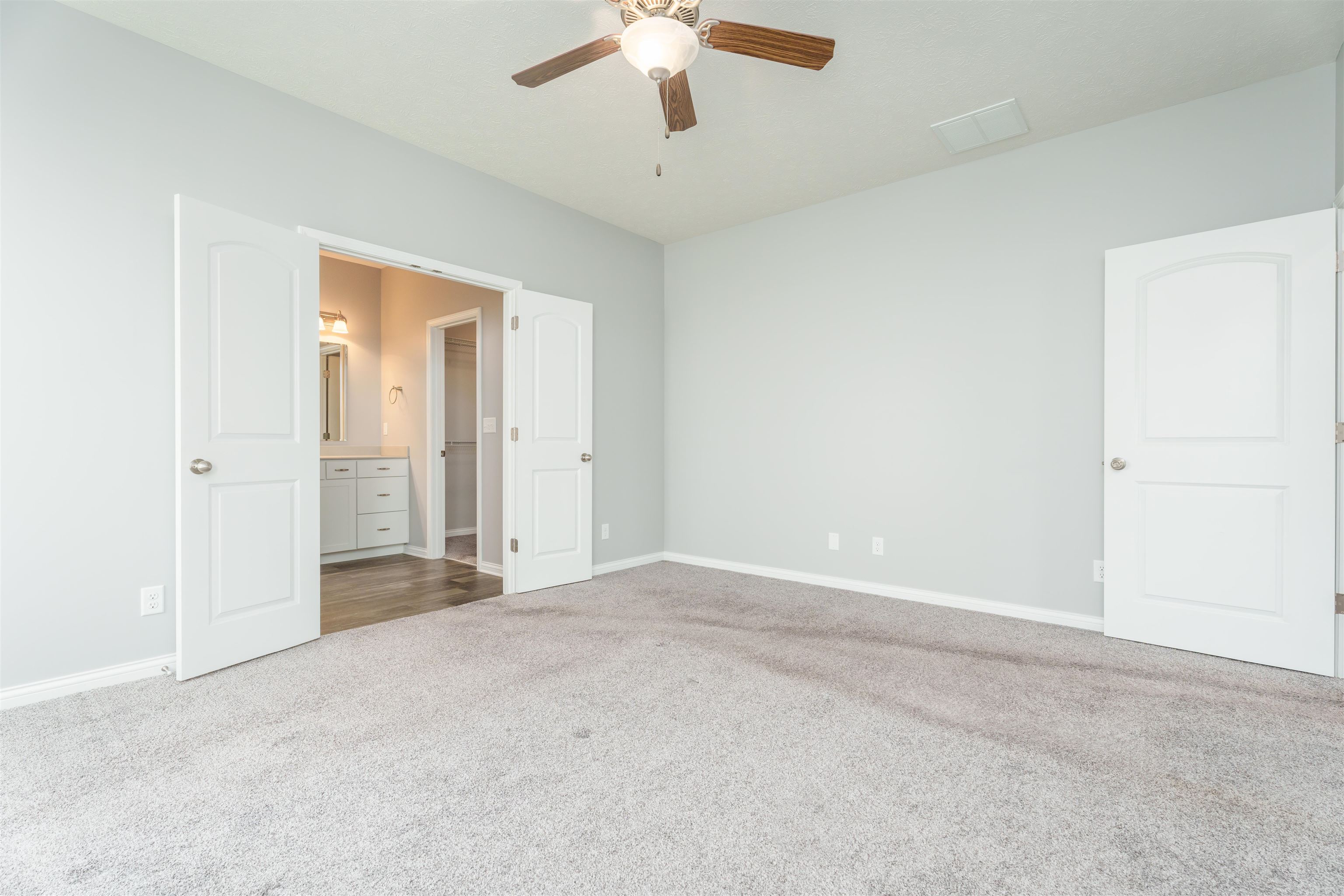 377 Brixton Dr, Owensboro, Kentucky 42301, 3 Bedrooms Bedrooms, ,2 BathroomsBathrooms,Single Family Residence,For Sale,Brixton Dr,89440