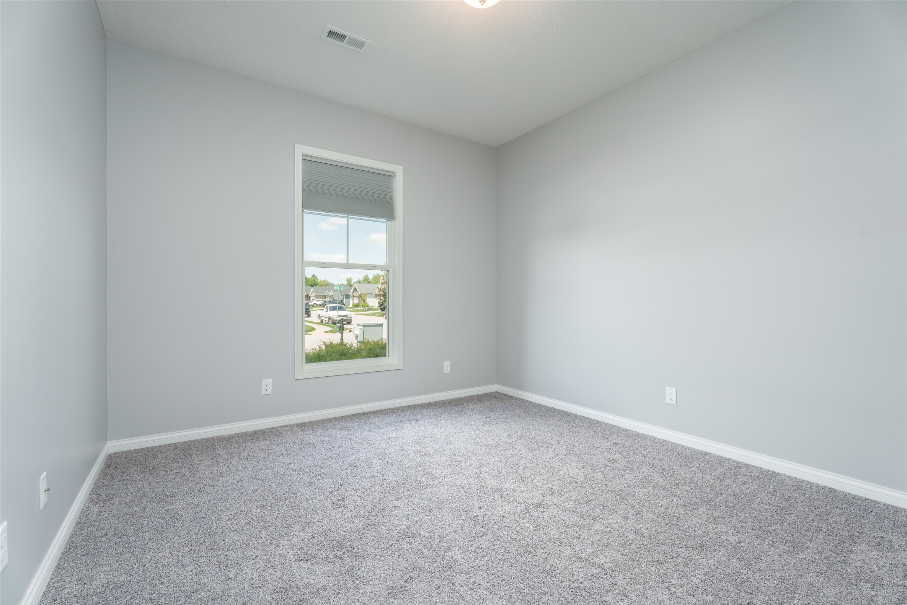 377 Brixton Dr, Owensboro, Kentucky 42301, 3 Bedrooms Bedrooms, ,2 BathroomsBathrooms,Single Family Residence,For Sale,Brixton Dr,89440