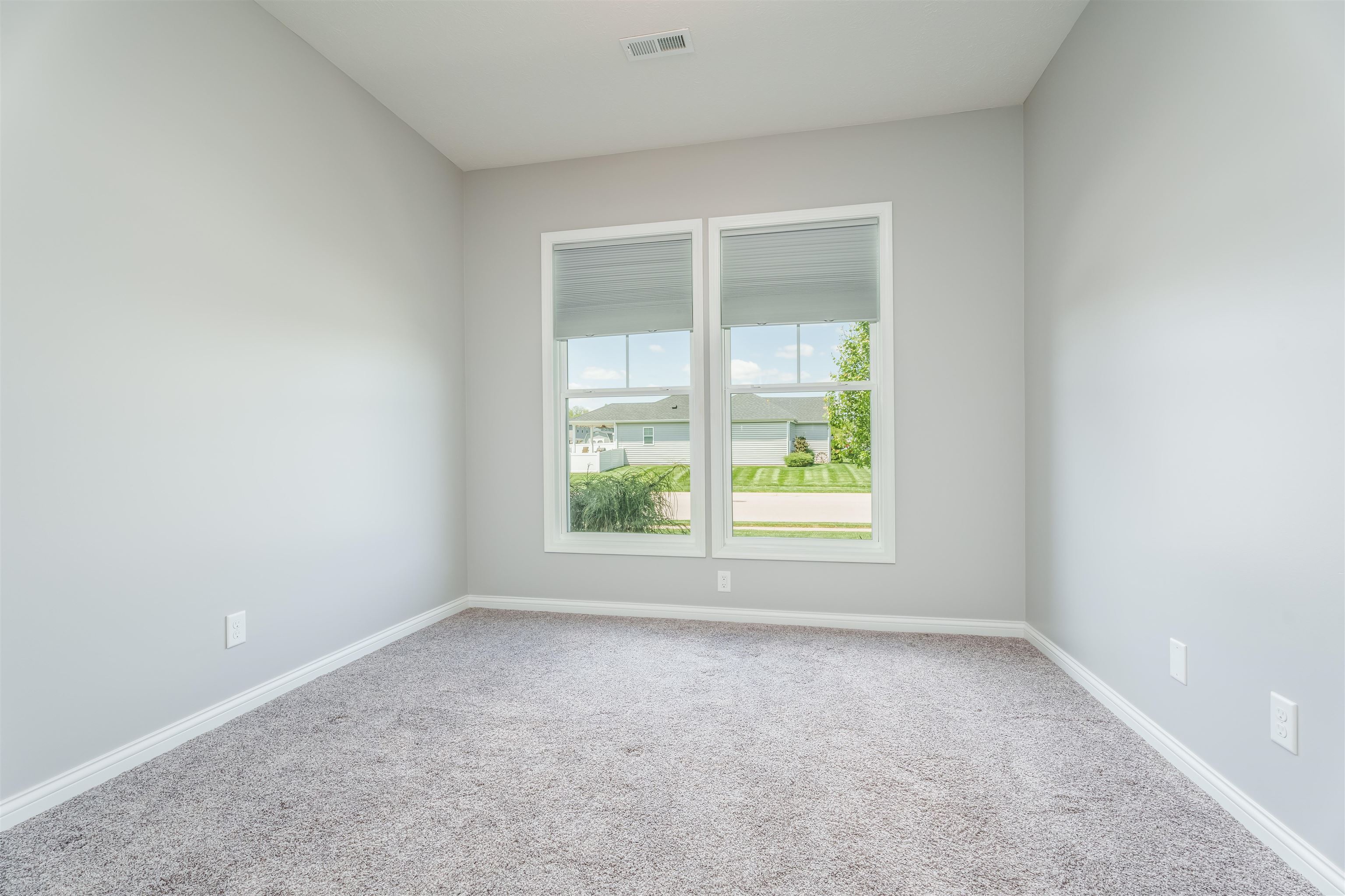 377 Brixton Dr, Owensboro, Kentucky 42301, 3 Bedrooms Bedrooms, ,2 BathroomsBathrooms,Single Family Residence,For Sale,Brixton Dr,89440