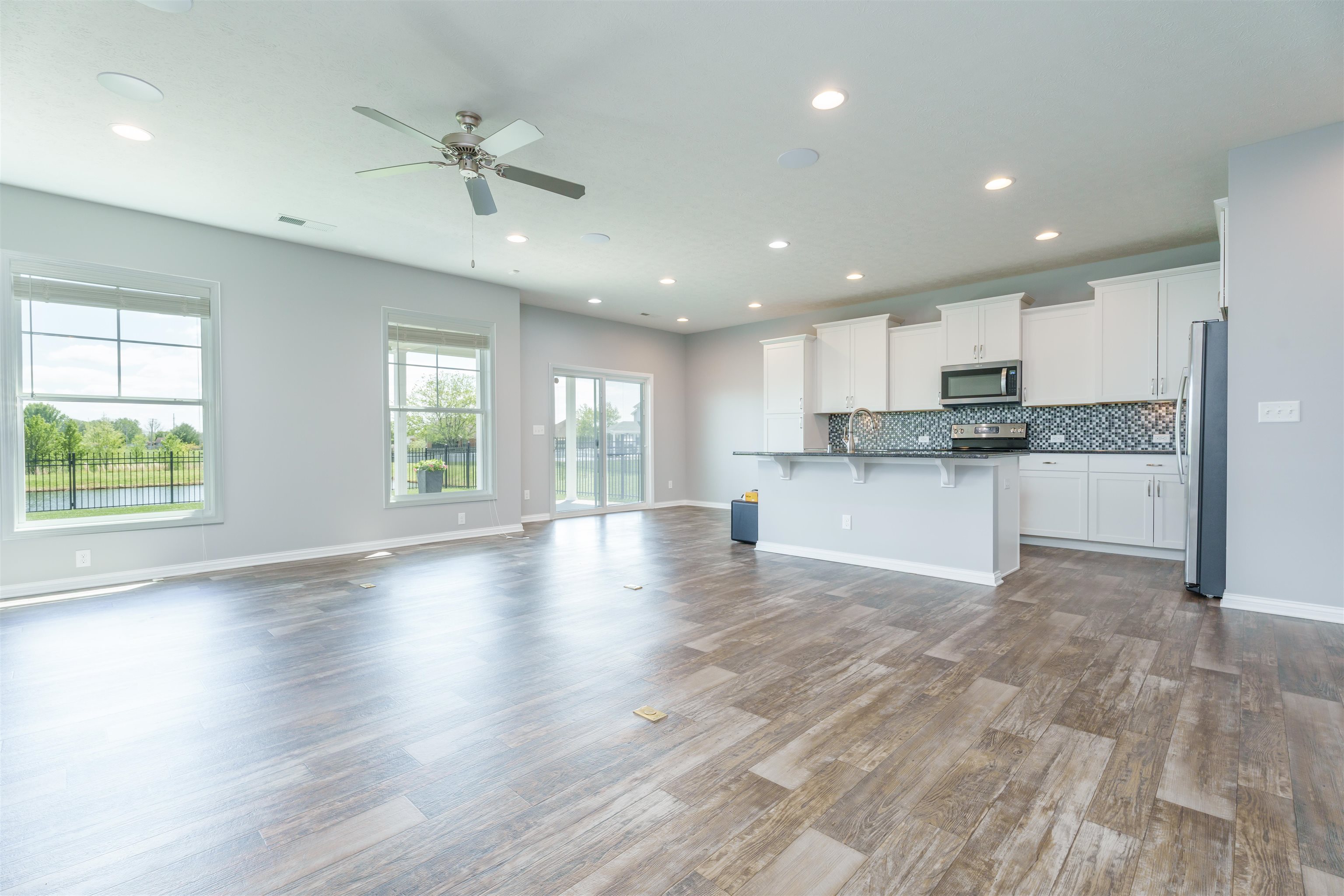 377 Brixton Dr, Owensboro, Kentucky 42301, 3 Bedrooms Bedrooms, ,2 BathroomsBathrooms,Single Family Residence,For Sale,Brixton Dr,89440